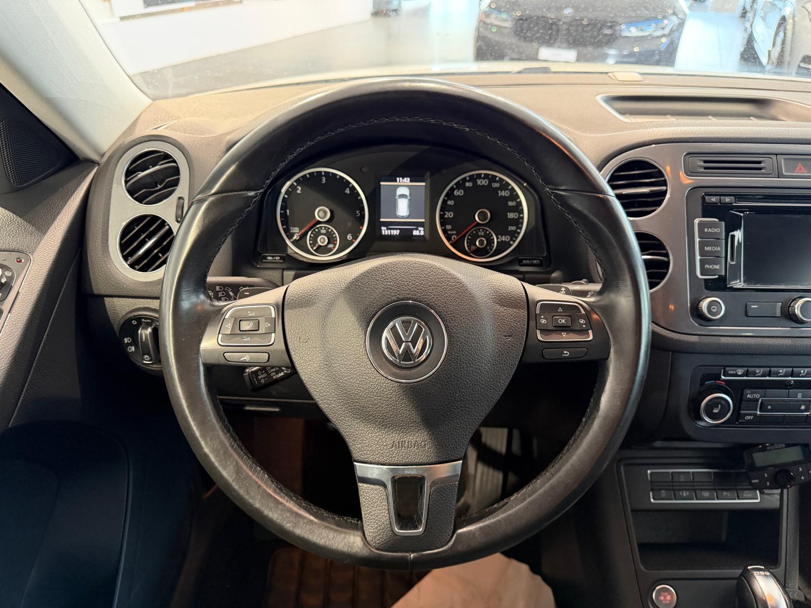 VW Tiguan 2.0 TDI BMT Design 4Motion DSG-image-8