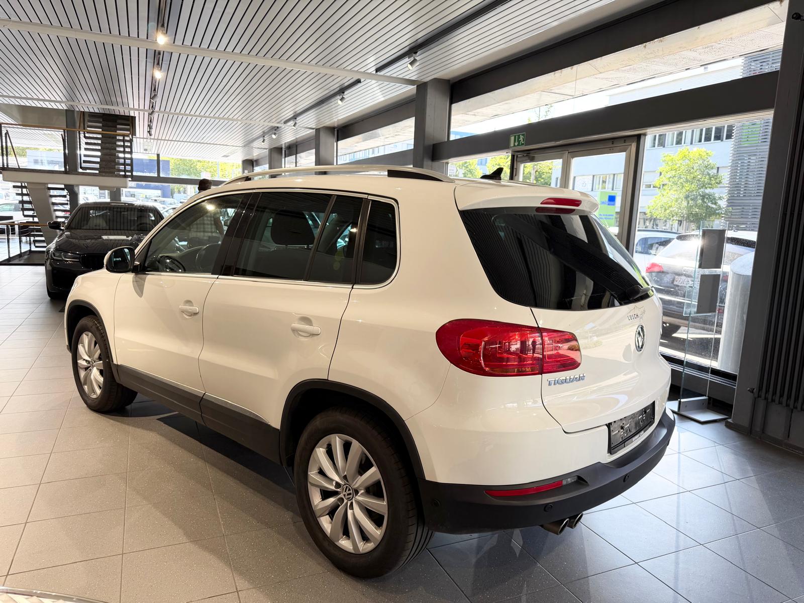 VW Tiguan 2.0 TDI BMT Design 4Motion DSG-image-3