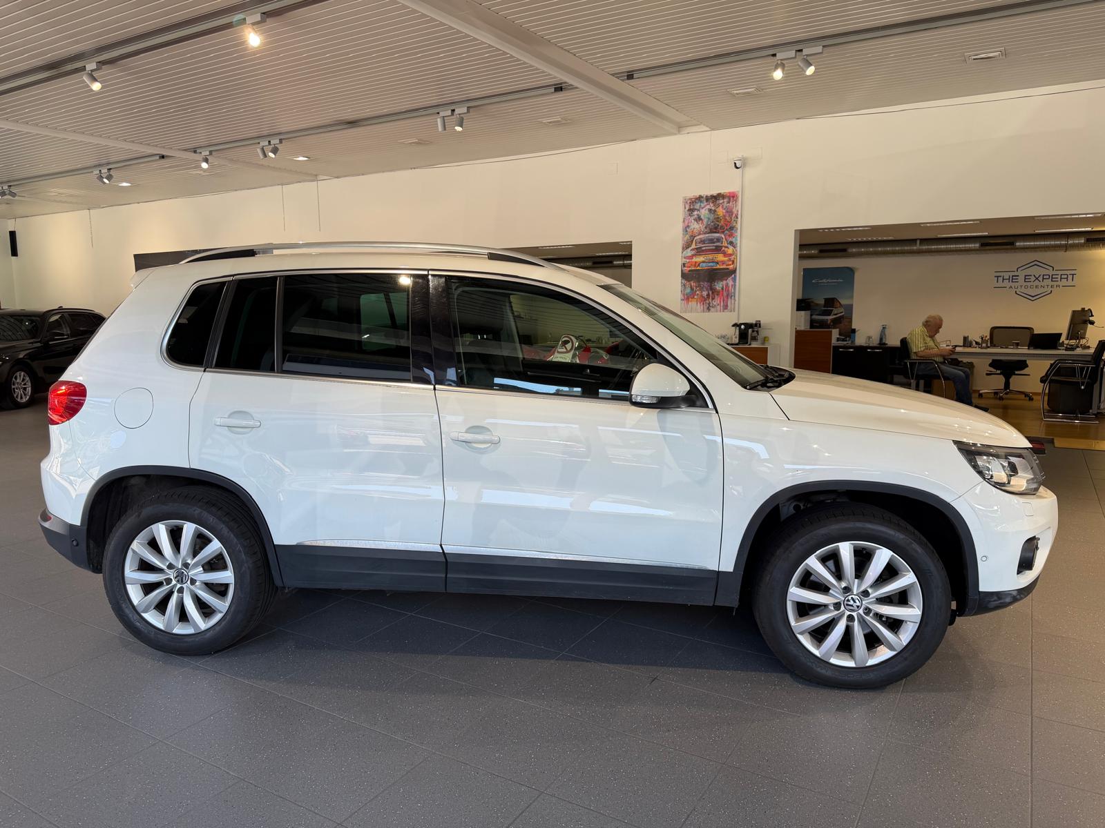 VW Tiguan 2.0 TDI BMT Design 4Motion DSG-image-2
