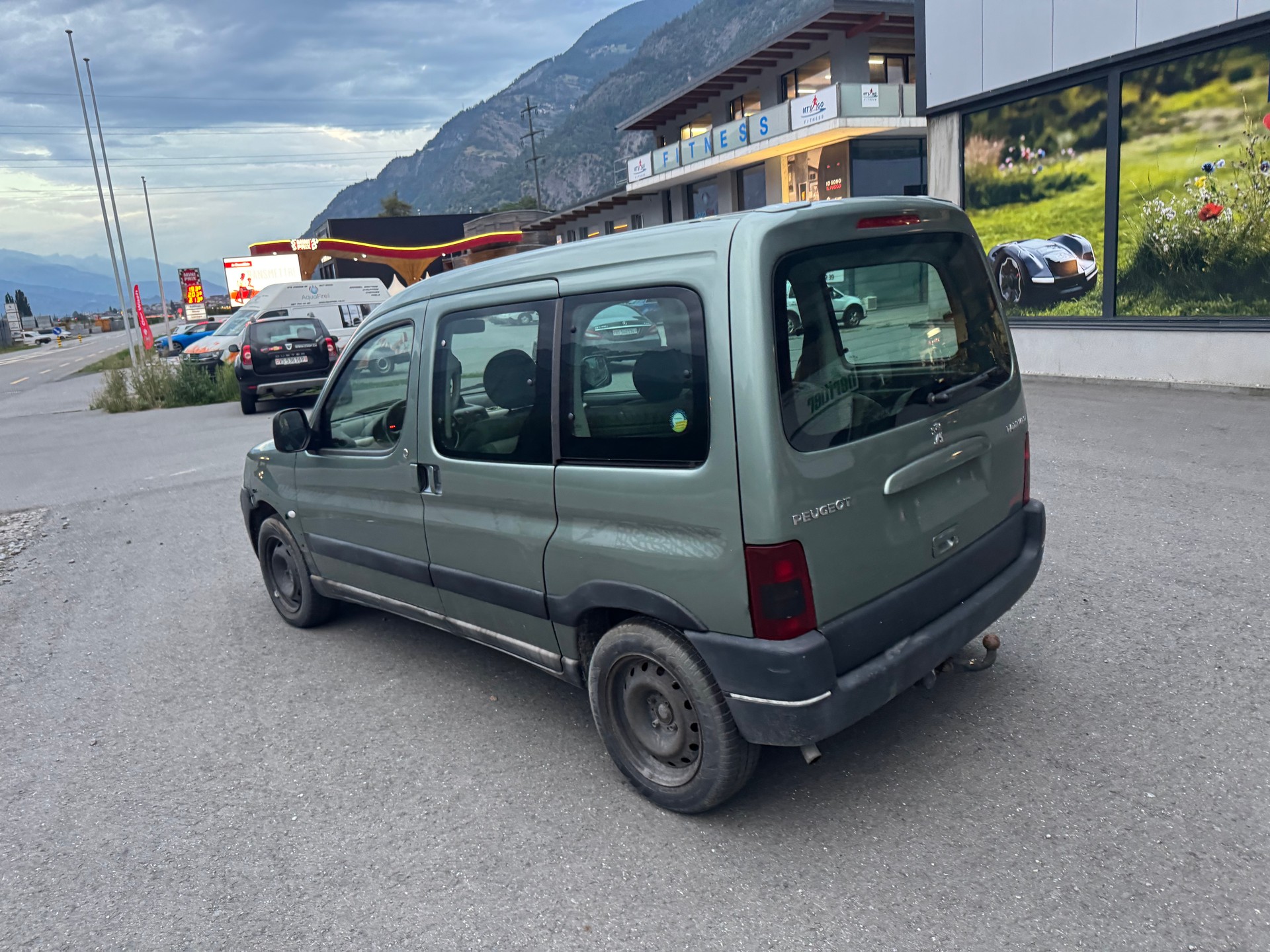 PEUGEOT Partner 1.6 Country-image-6