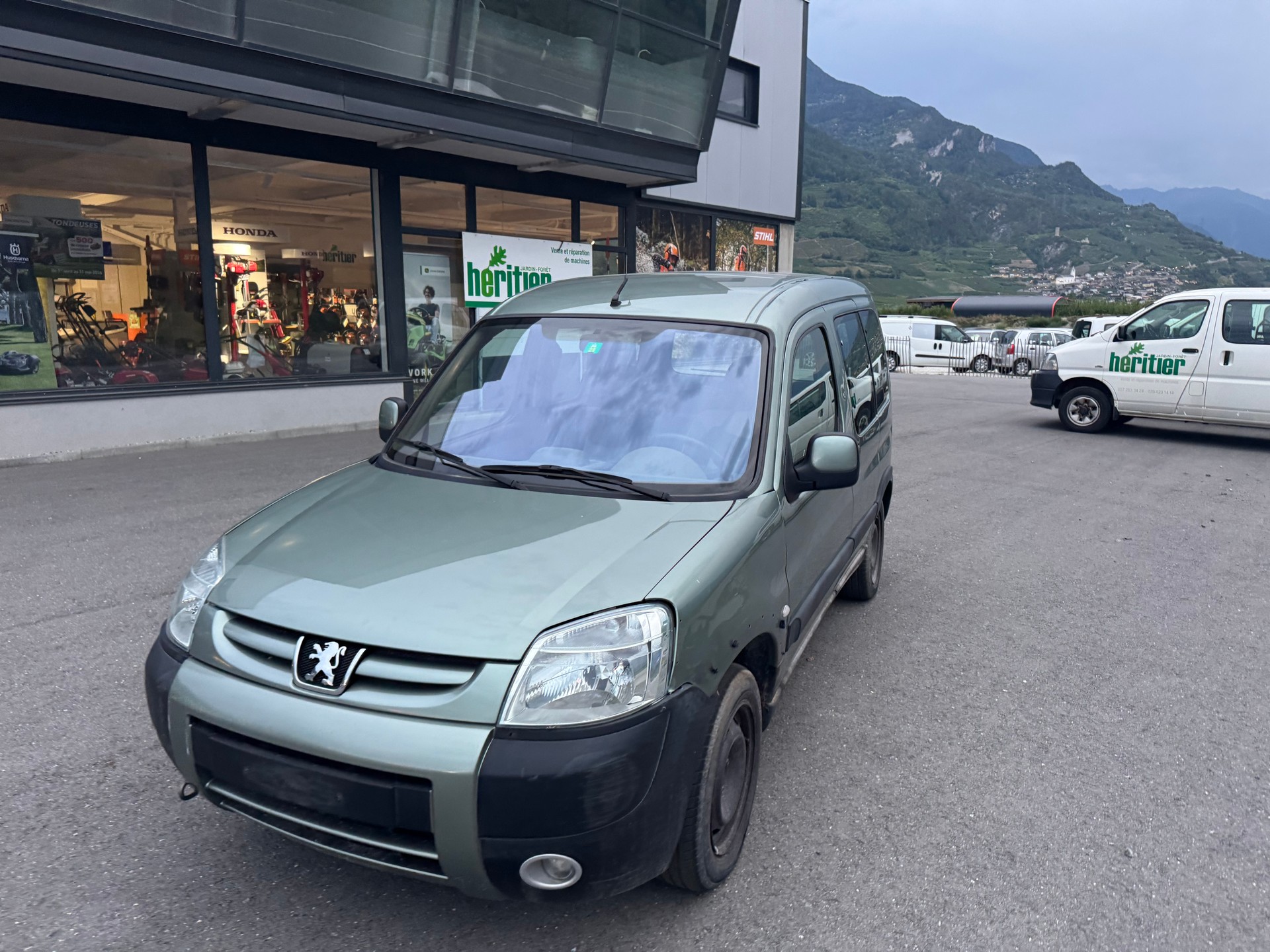 PEUGEOT Partner 1.6 Country