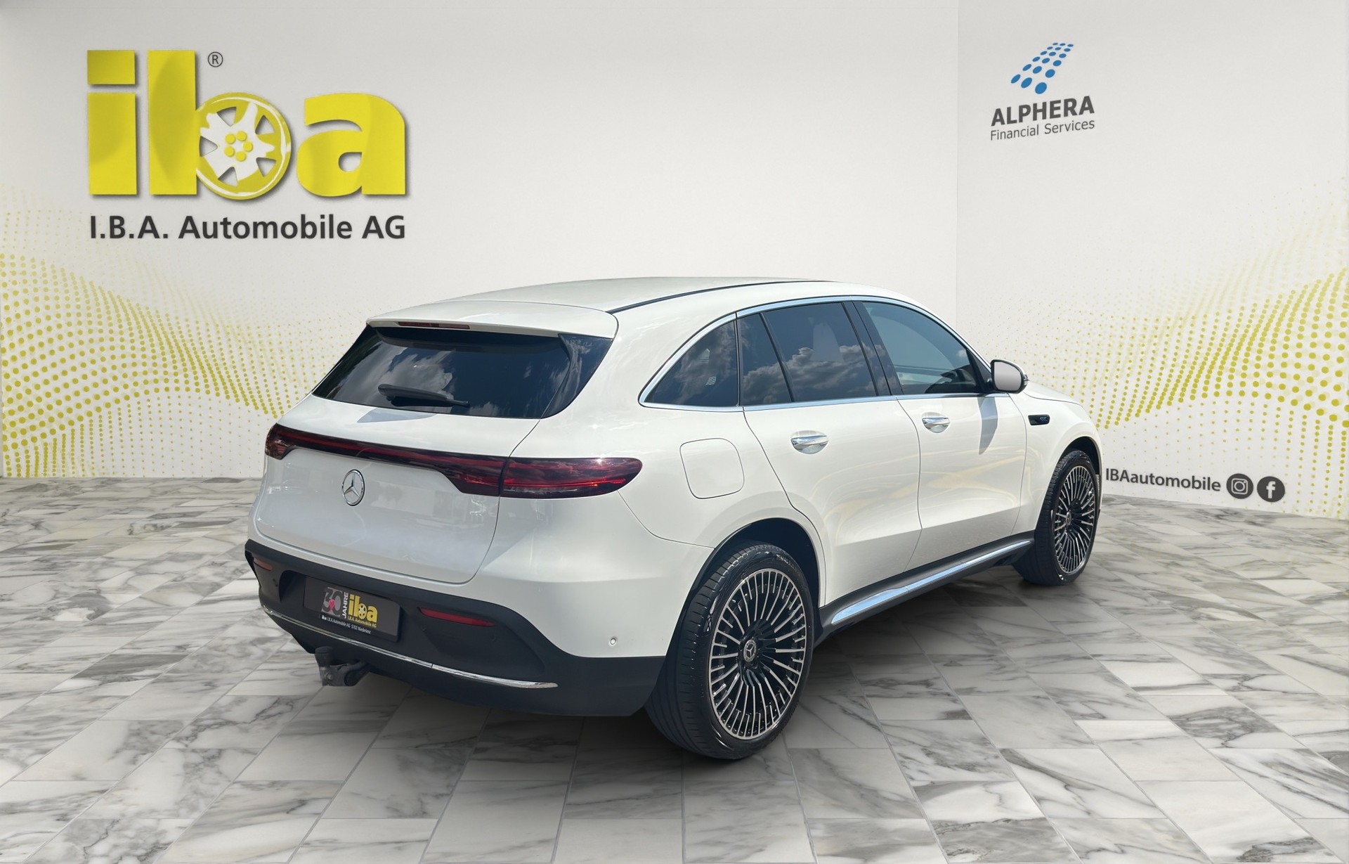 MERCEDES-BENZ EQC 400 AMG Line 4Matic (CH) AHK-image-4