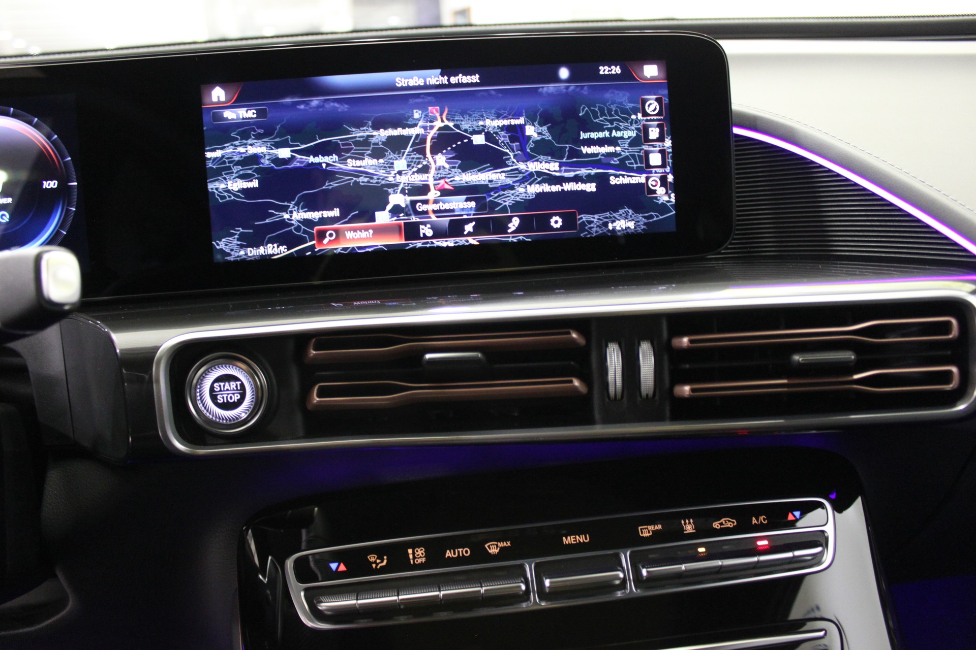 MERCEDES-BENZ EQC 400 AMG Line 4Matic (CH) AHK-image-15