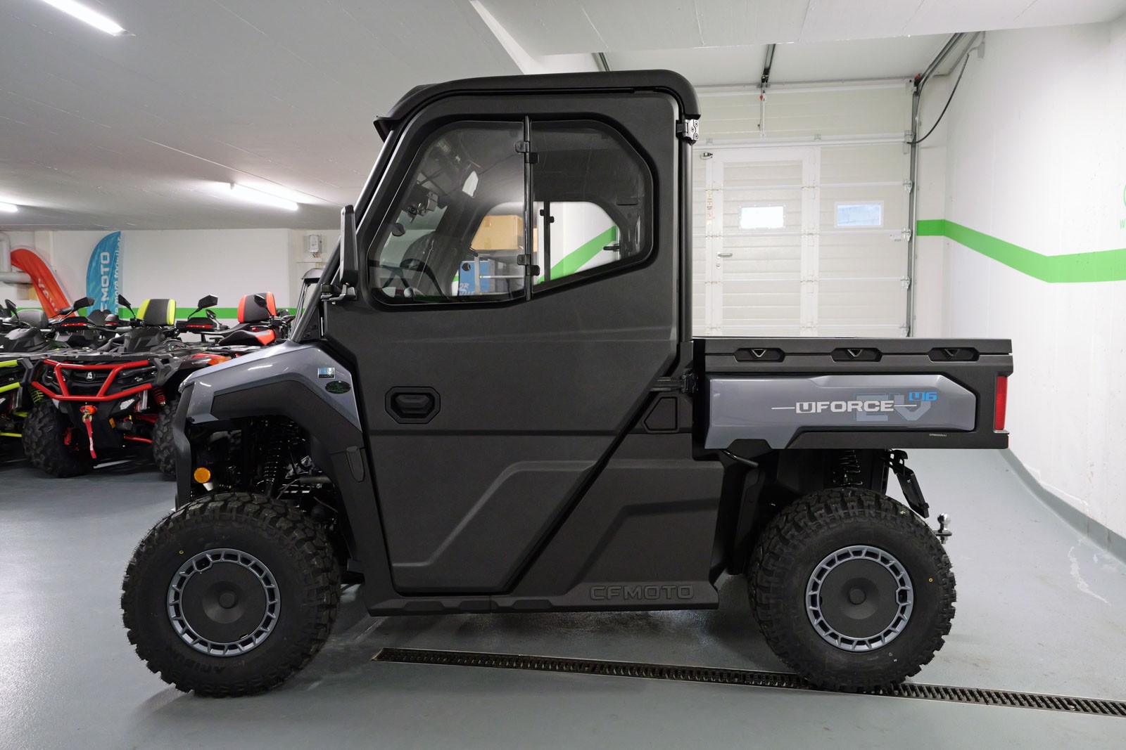 CF MOTO UFORCE U6 EV-showroom-element-3