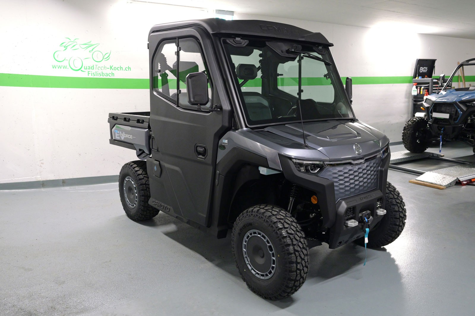 CF MOTO UFORCE U6 EV