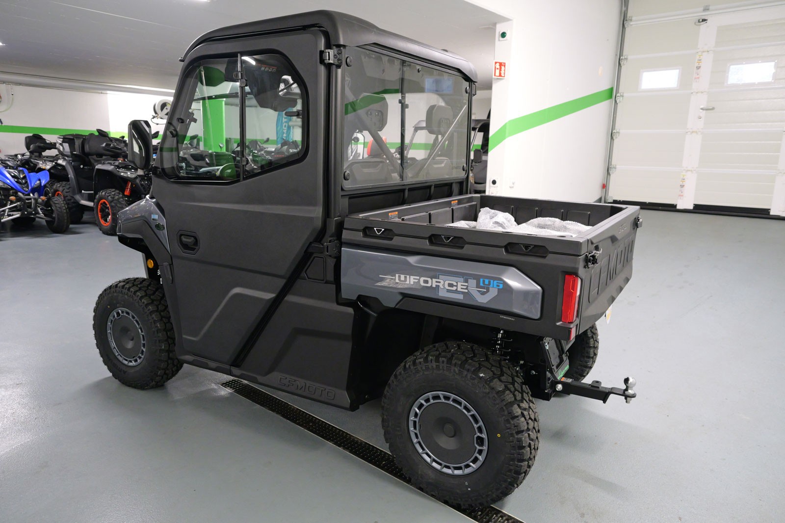 CF MOTO UFORCE U6 EV-image-4
