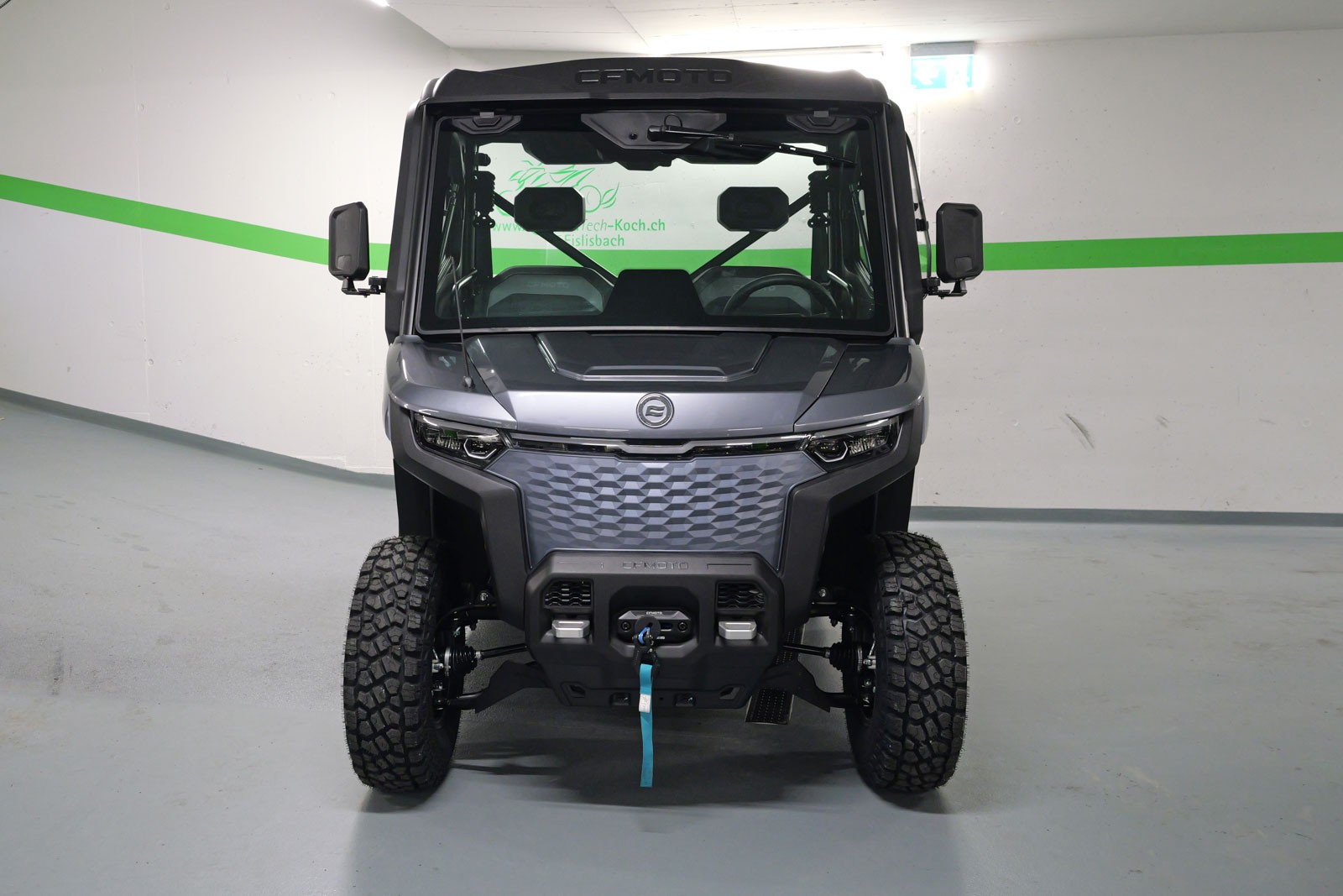 CF MOTO UFORCE U6 EV-showroom-element-1