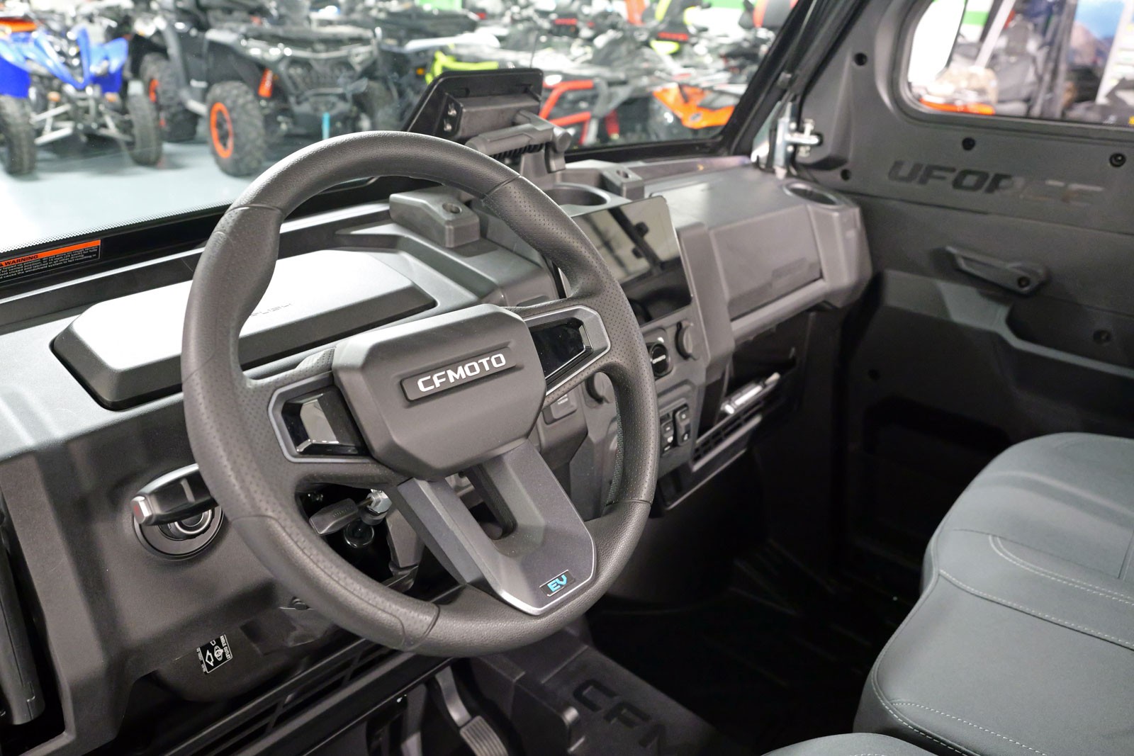CF MOTO UFORCE U6 EV-image-8