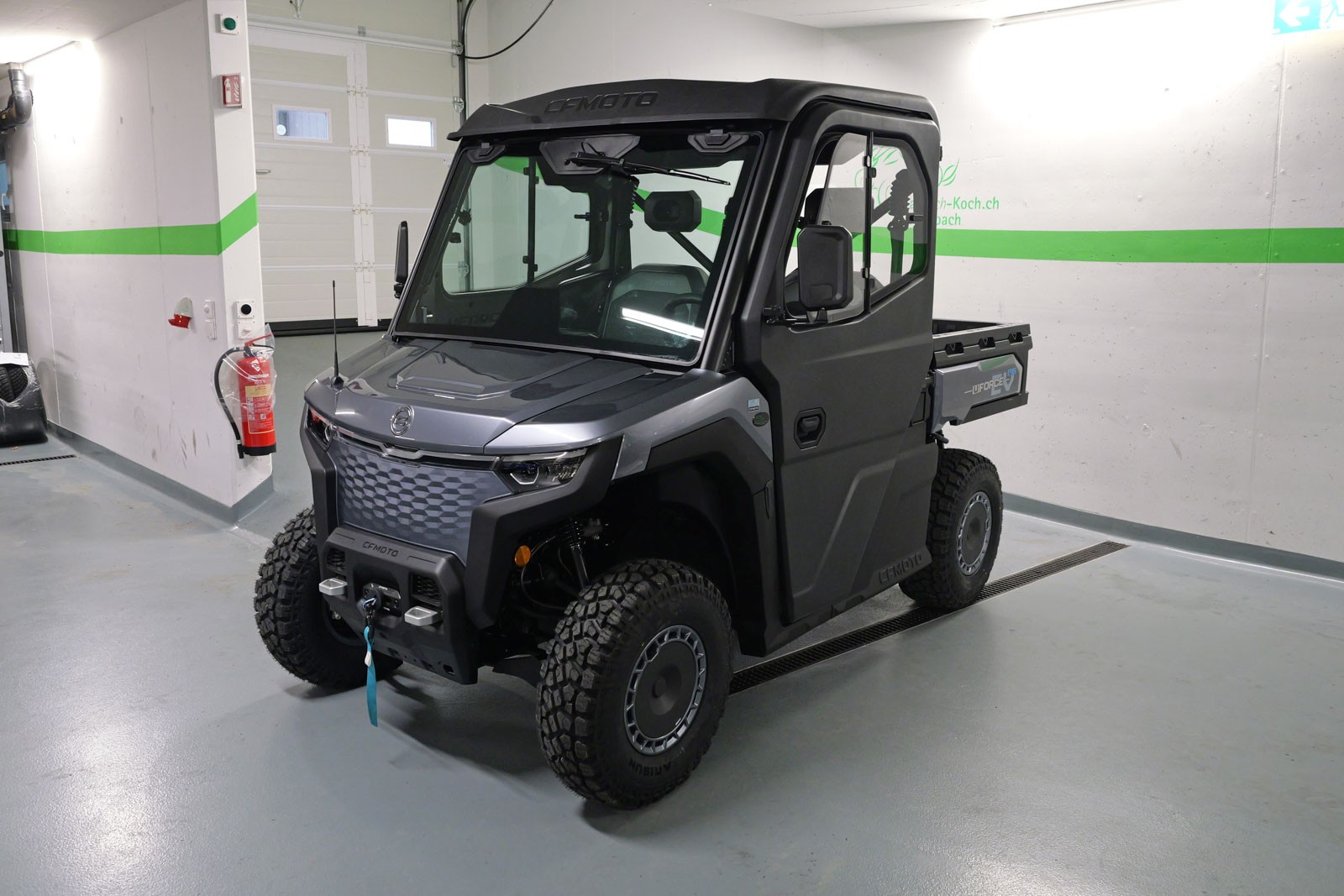 CF MOTO UFORCE U6 EV-showroom-element-2