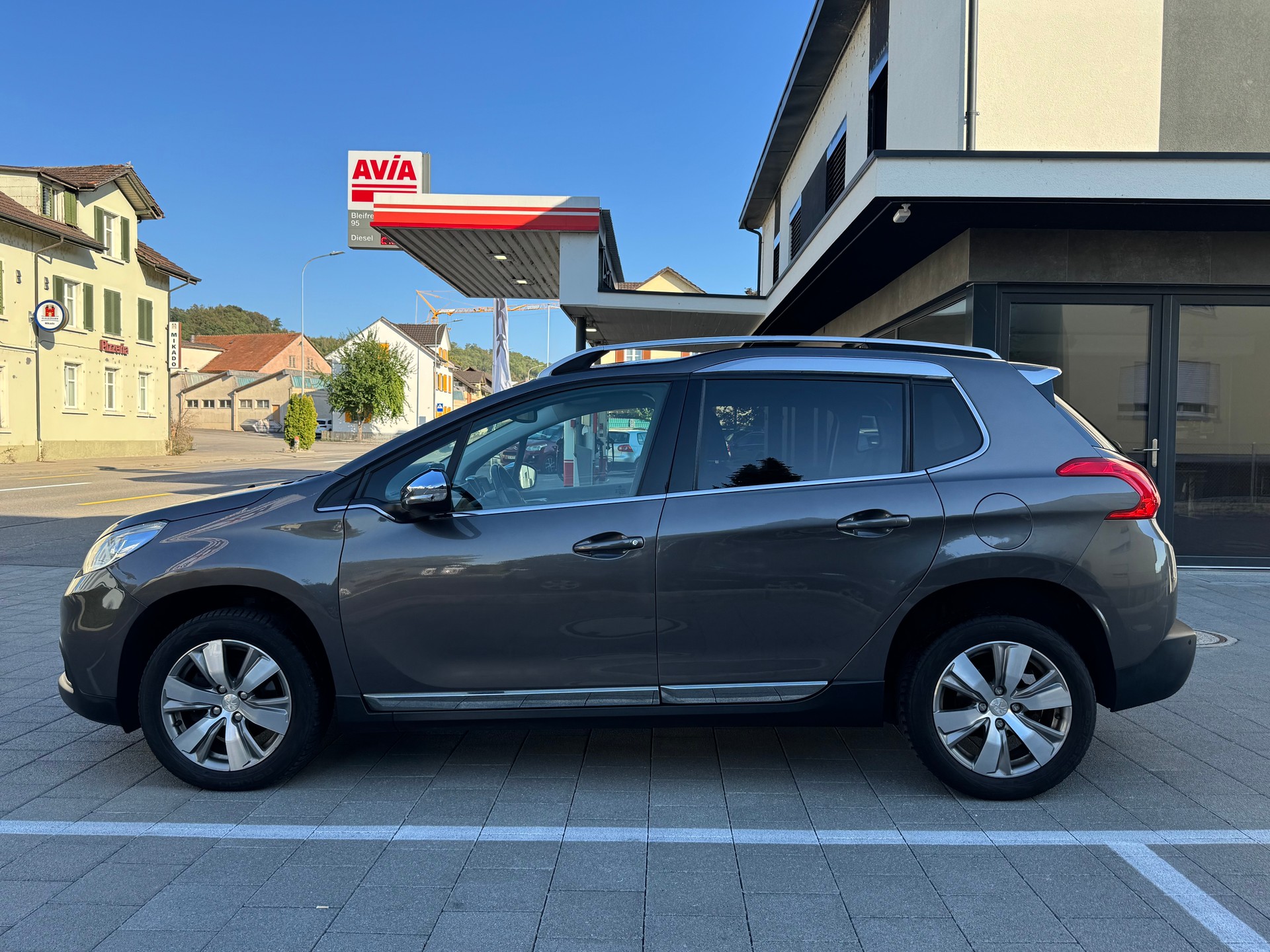 PEUGEOT 2008 1.6 VTI Active Automatic-showroom-element-1