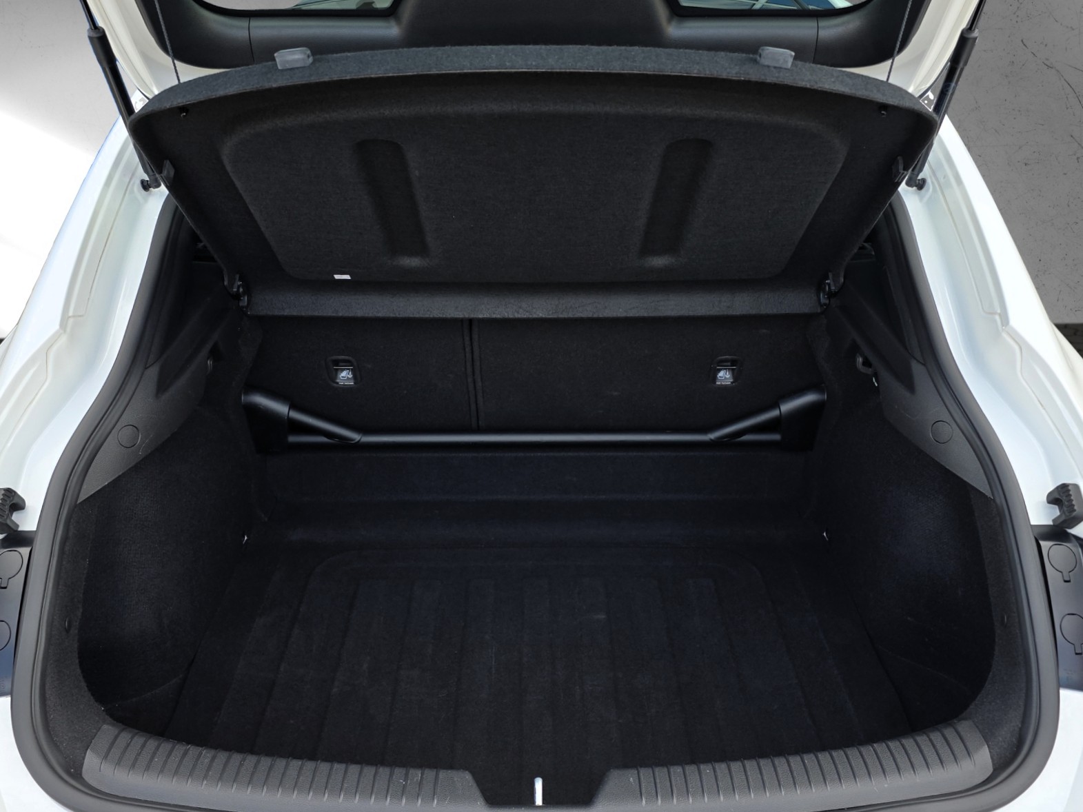 HYUNDAI i30 Fastback N 2.0 T-GDi-image-17