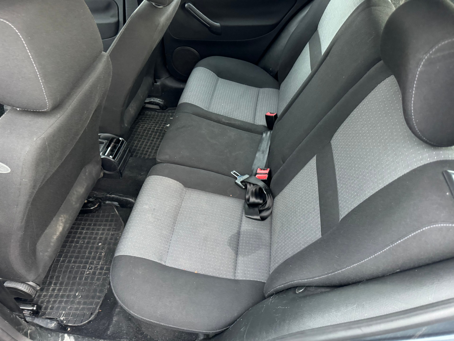 VW Golf 1.9 TDI PD Ocean 4Motion-image-11