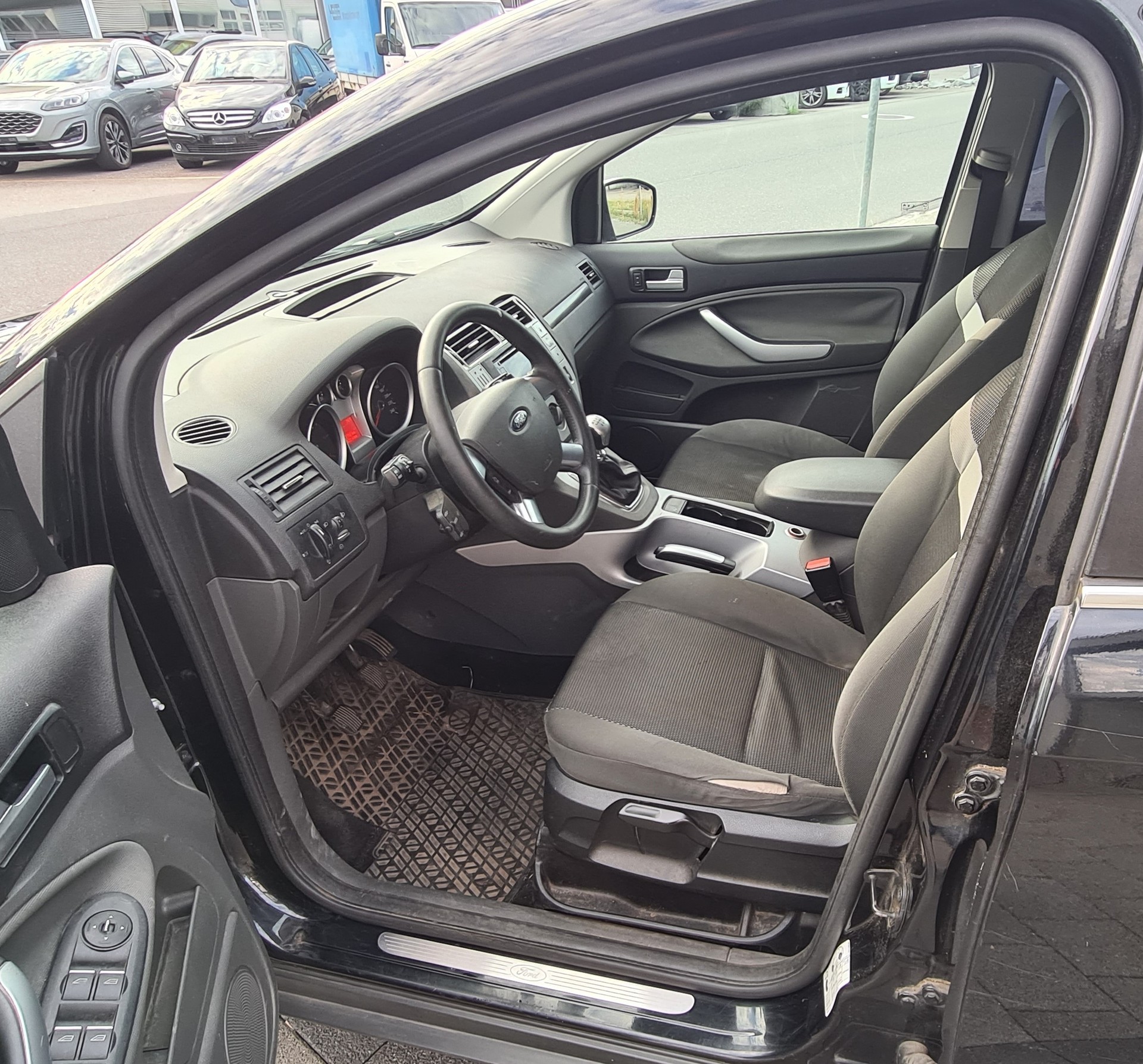 FORD Kuga 2.0 TDCi Titanium 4WD-image-9