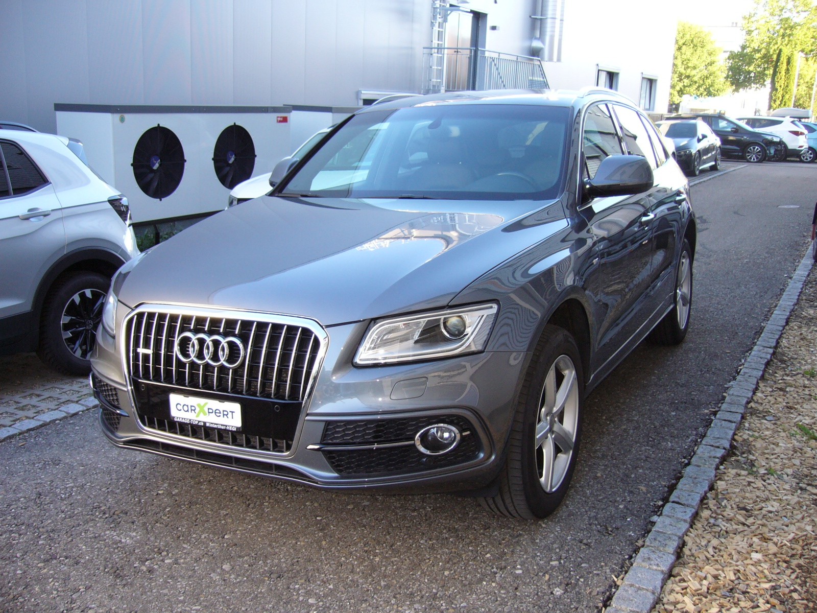 AUDI Q5 2.0 TFSI quattro-showroom-element-1
