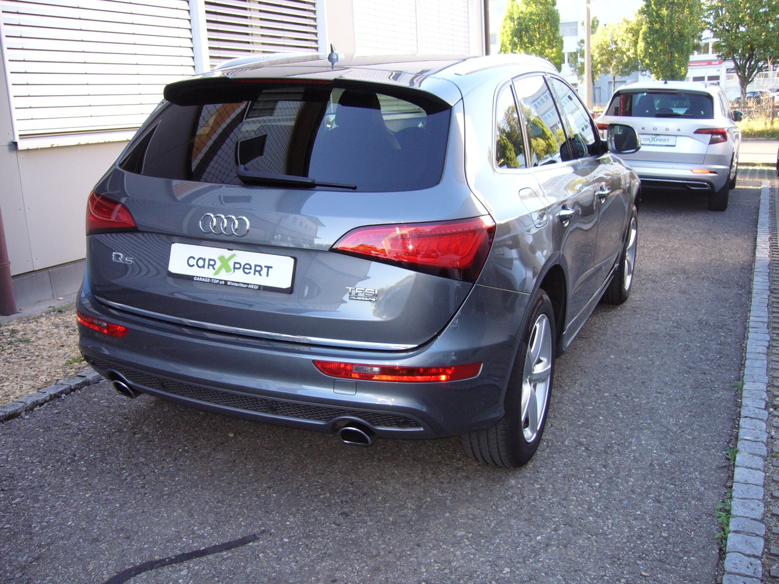 AUDI Q5 2.0 TFSI quattro-showroom-element-2
