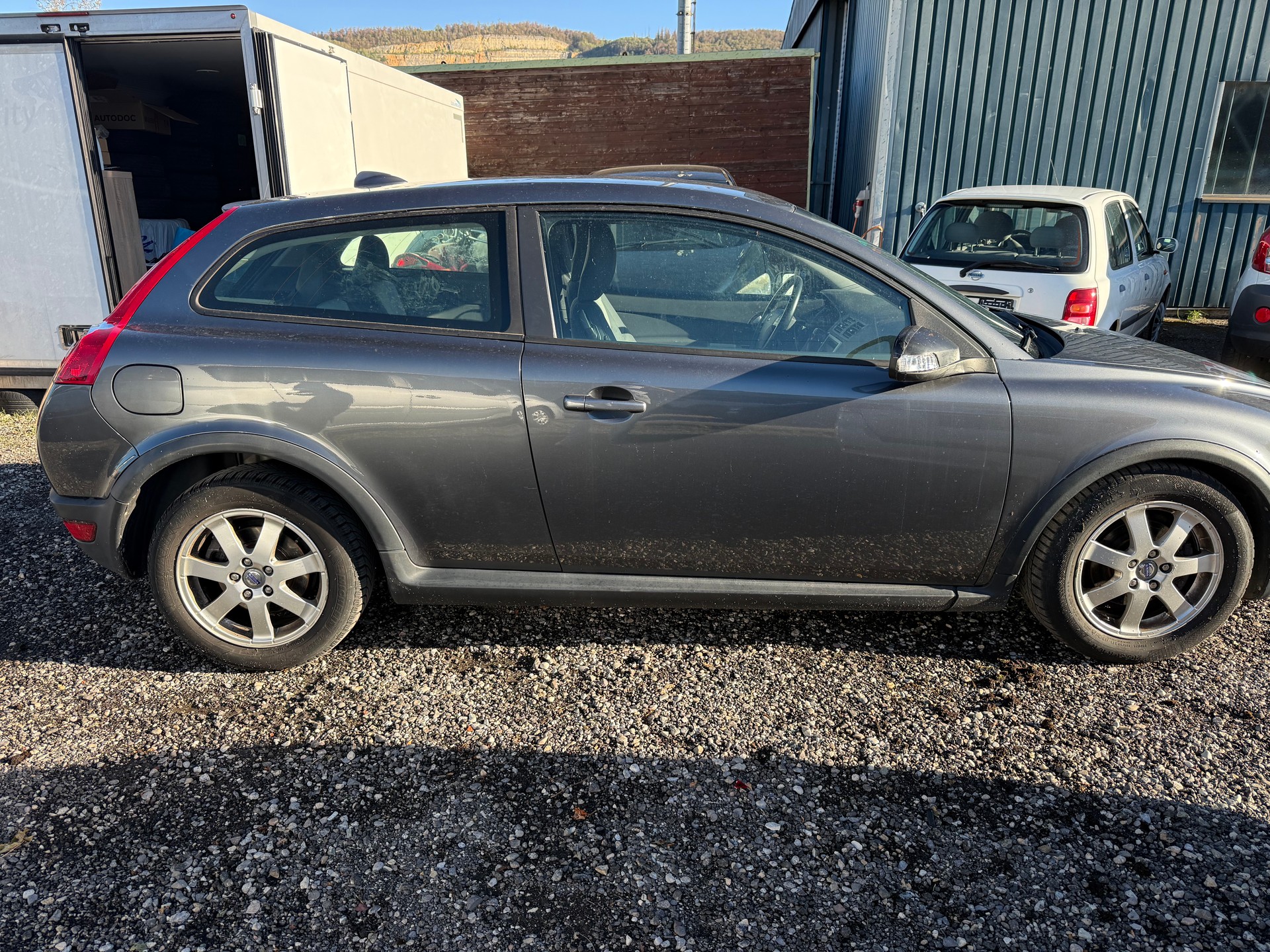 VOLVO C30 2.0D-image-2