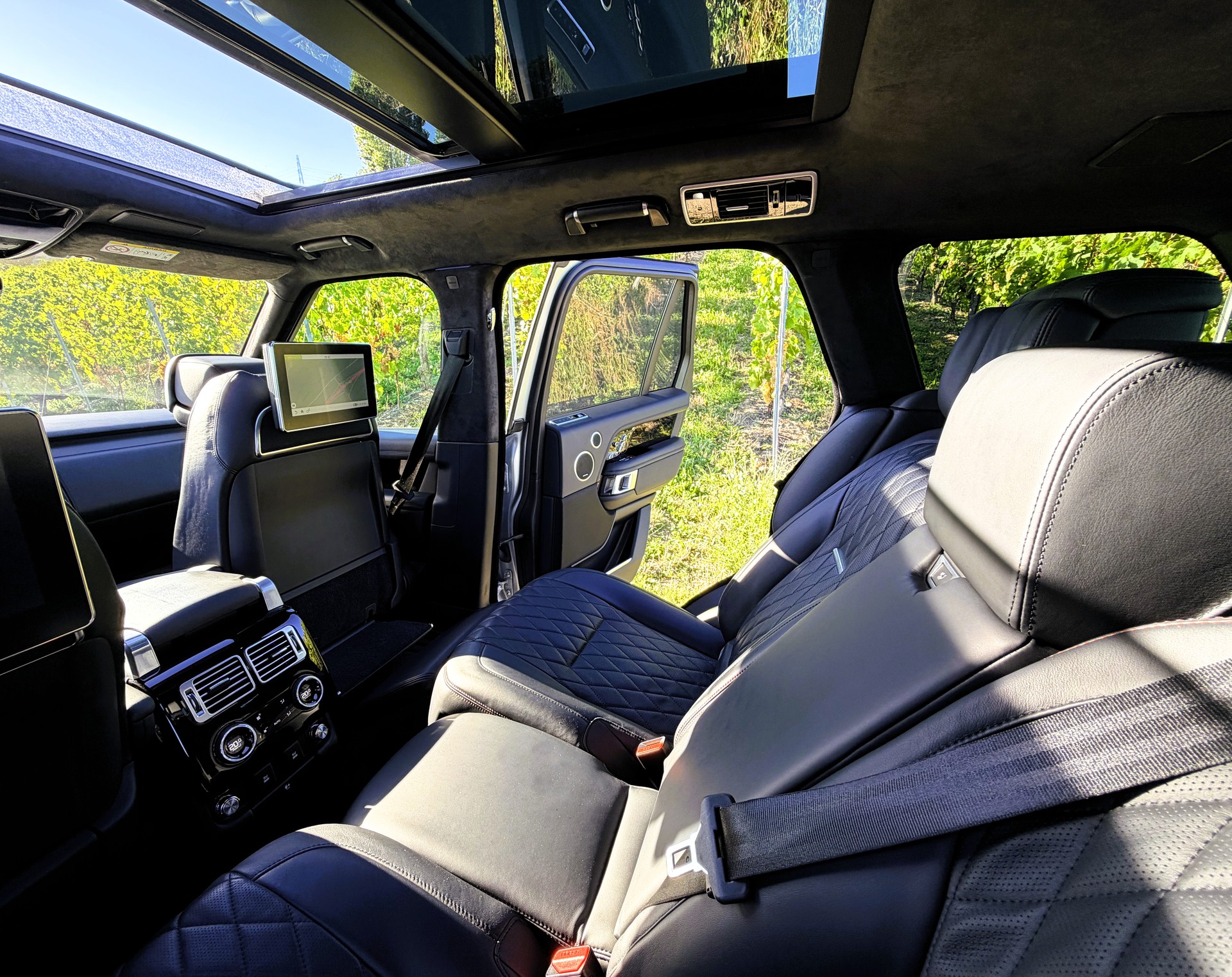 LAND ROVER Range Rover 5.0 V8 S/C SV AB Dynamic Automatic-image-15
