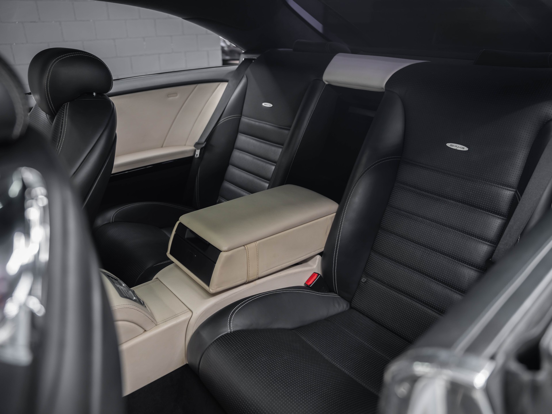 MERCEDES-BENZ CL 63 AMG 7G-Tronic-image-21