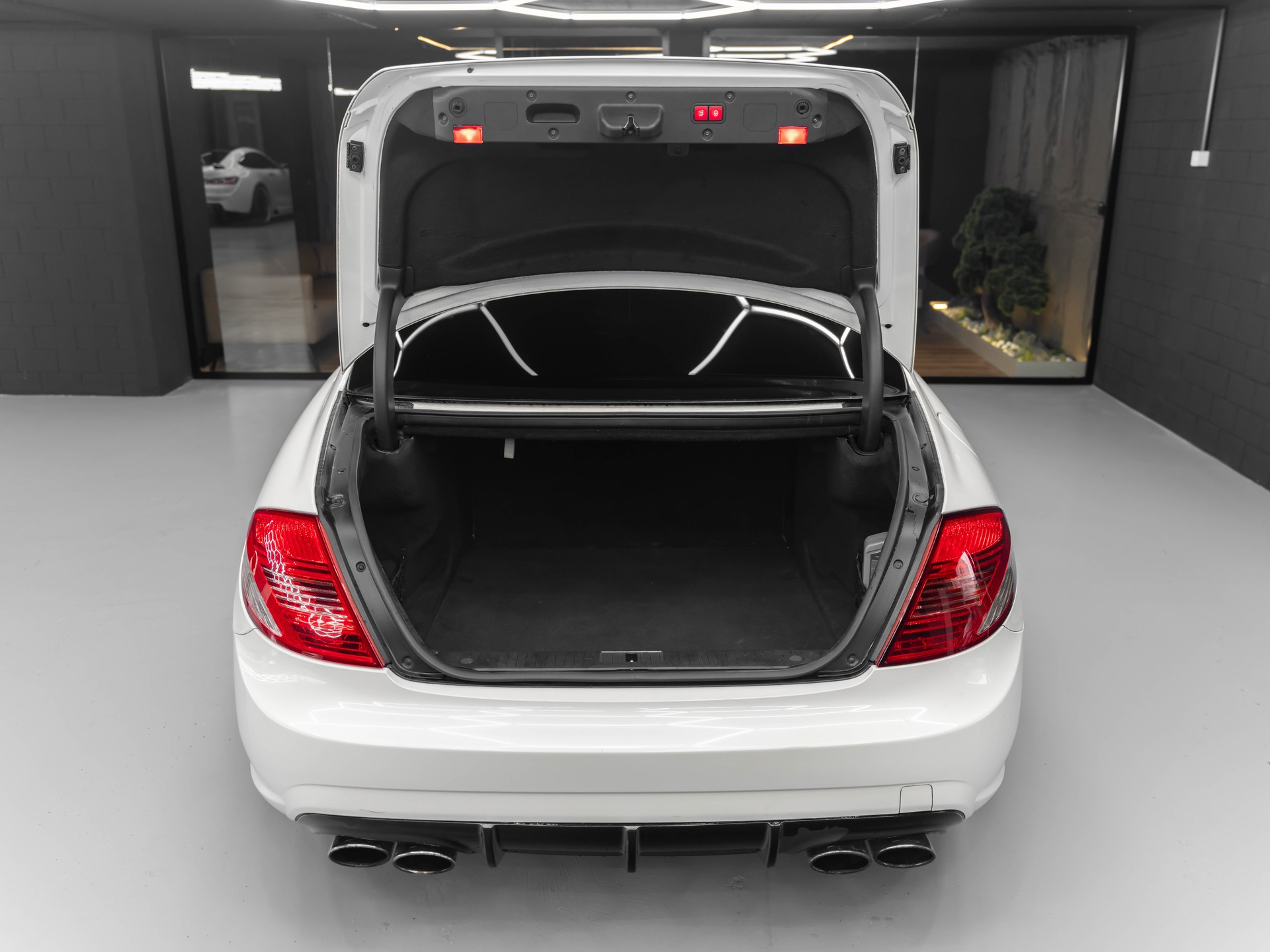 MERCEDES-BENZ CL 63 AMG 7G-Tronic-image-11