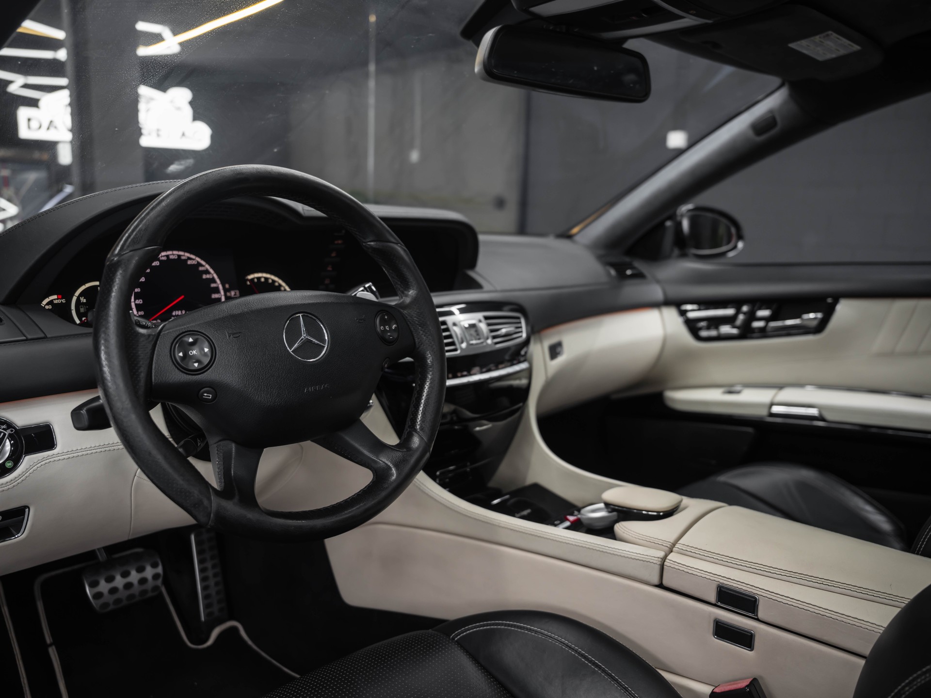 MERCEDES-BENZ CL 63 AMG 7G-Tronic-image-16