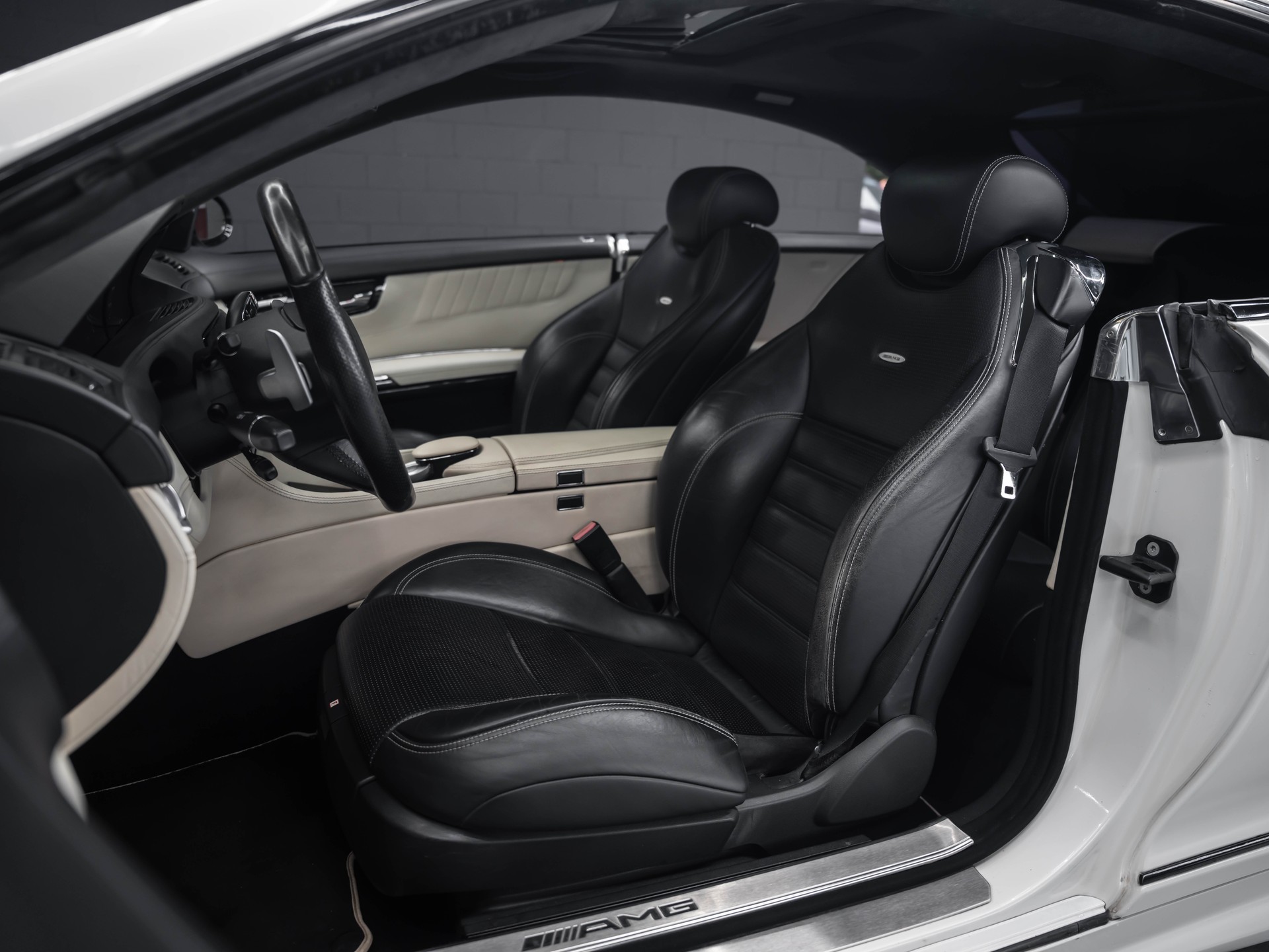 MERCEDES-BENZ CL 63 AMG 7G-Tronic-image-19
