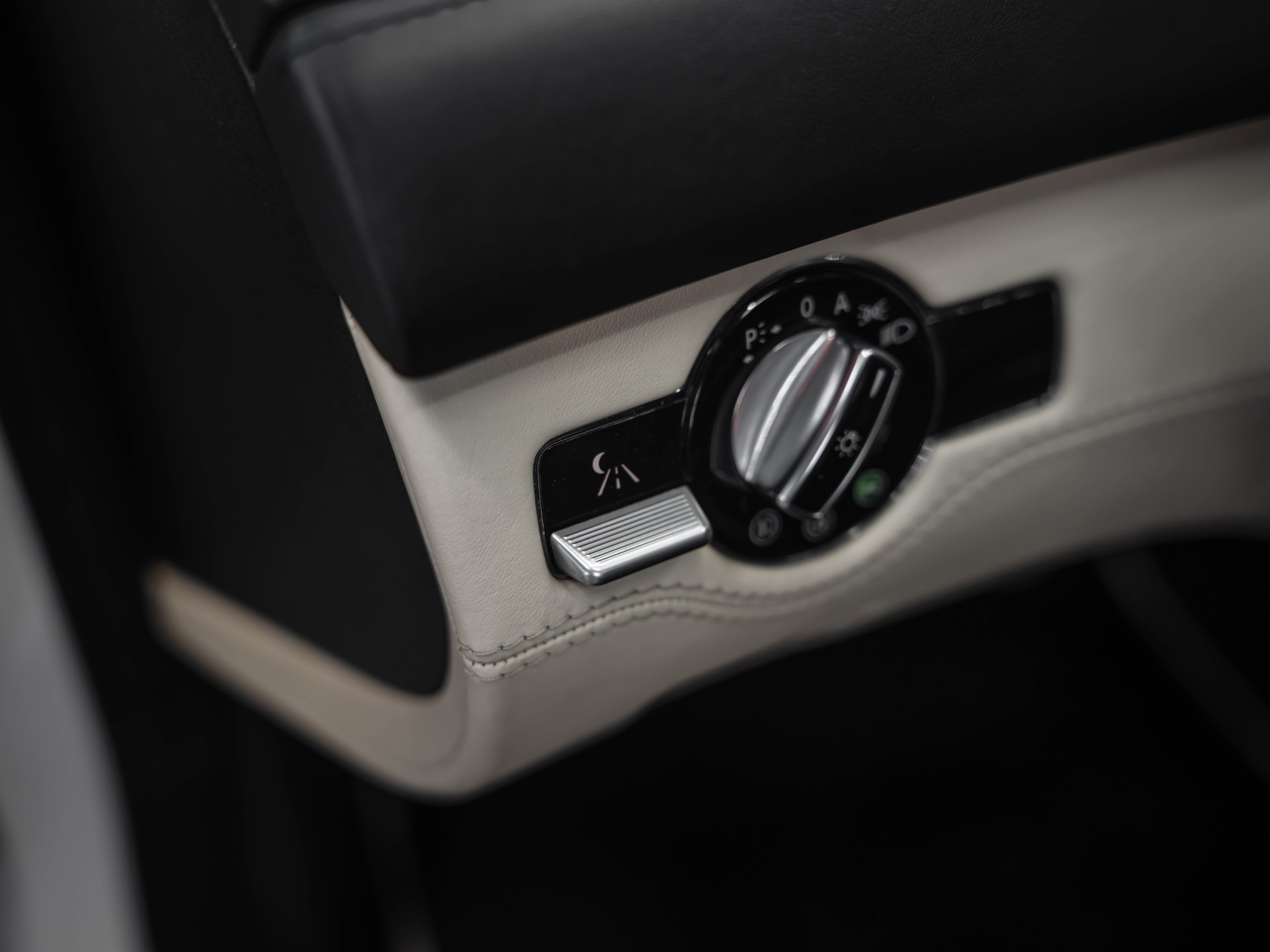 MERCEDES-BENZ CL 63 AMG 7G-Tronic-image-25