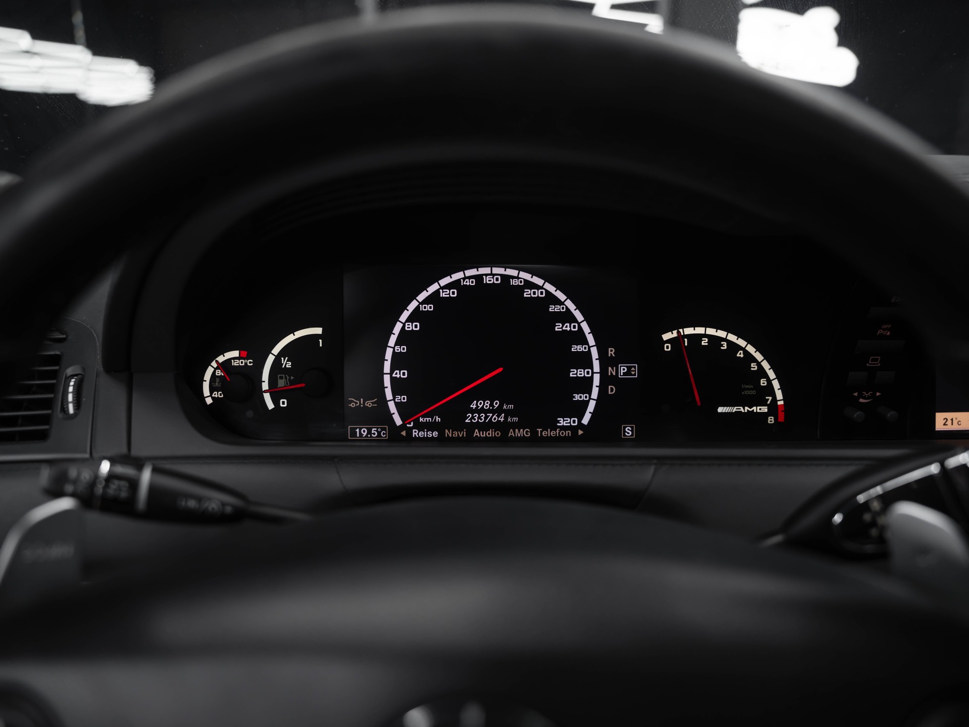 MERCEDES-BENZ CL 63 AMG 7G-Tronic-image-22