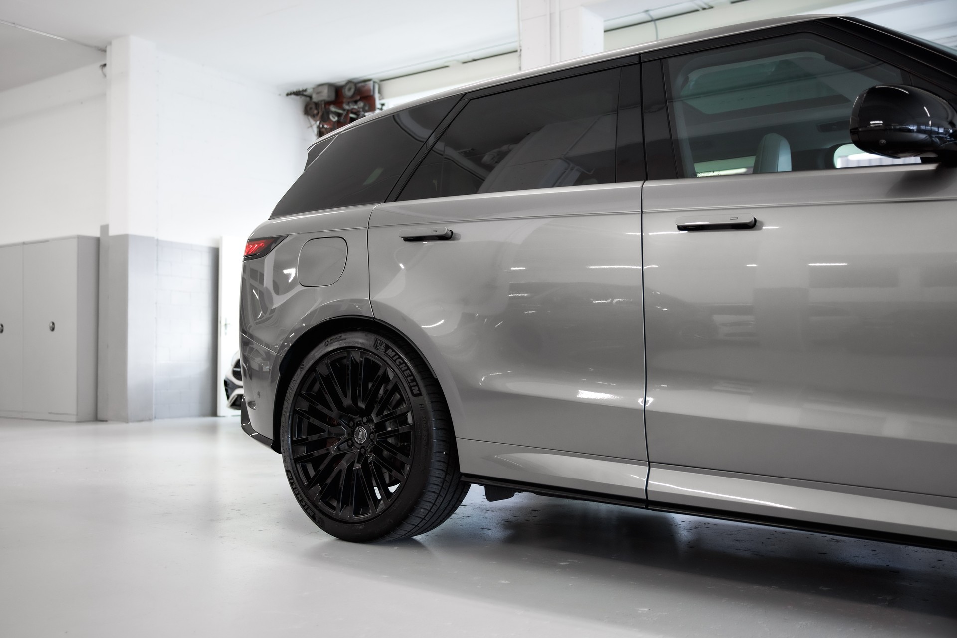 LAND ROVER Range Rover Sport P635 4.4 V8 SV Edition One Carbon *5 Jahre Werksgarantie*-image-13