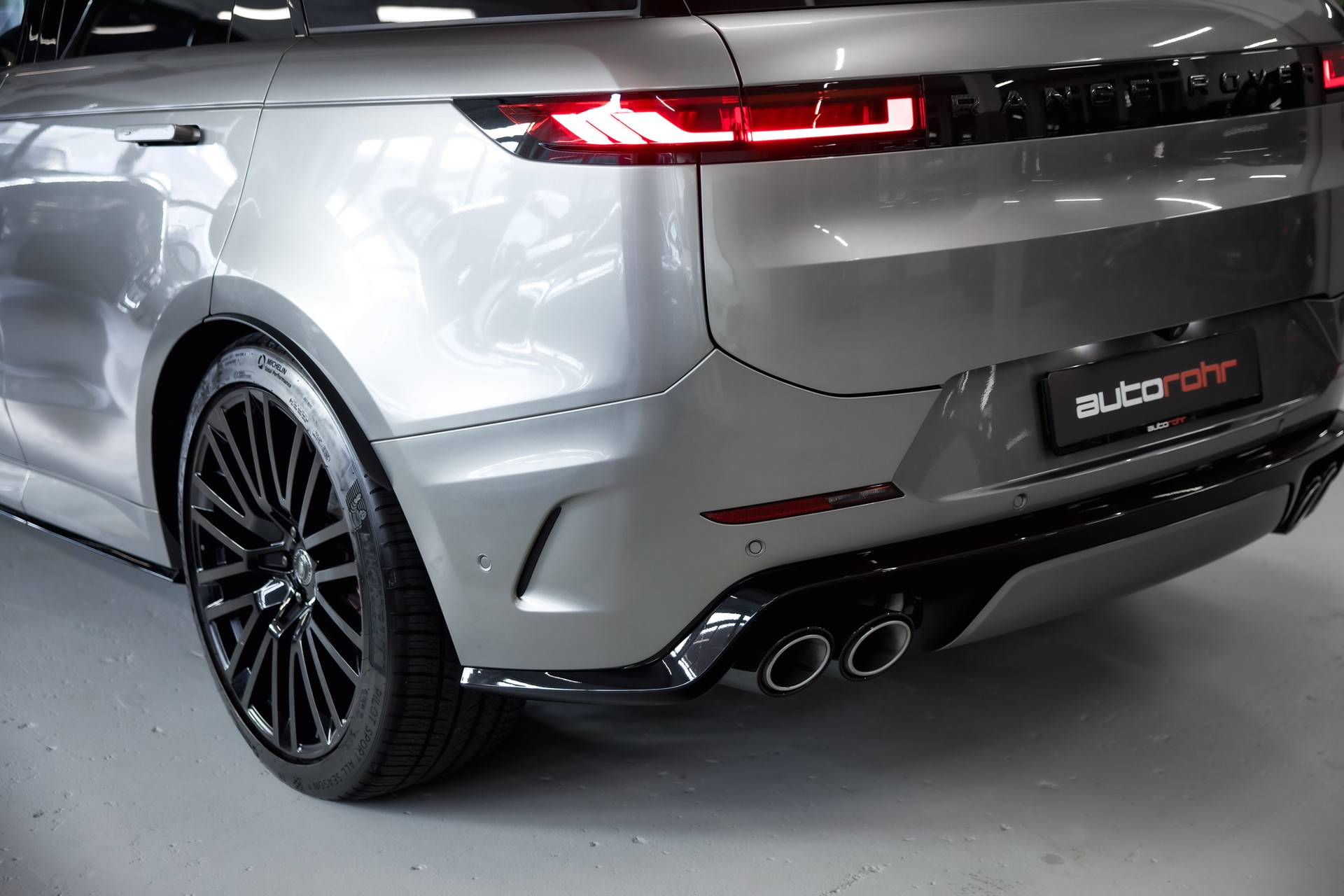 LAND ROVER Range Rover Sport P635 4.4 V8 SV Edition One Carbon *5 Jahre Werksgarantie*-image-15