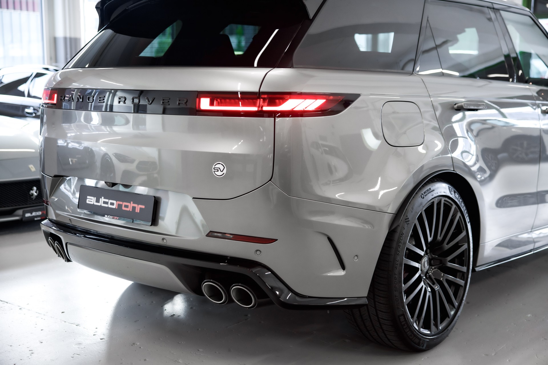 LAND ROVER Range Rover Sport P635 4.4 V8 SV Edition One Carbon *5 Jahre Werksgarantie*-image-14