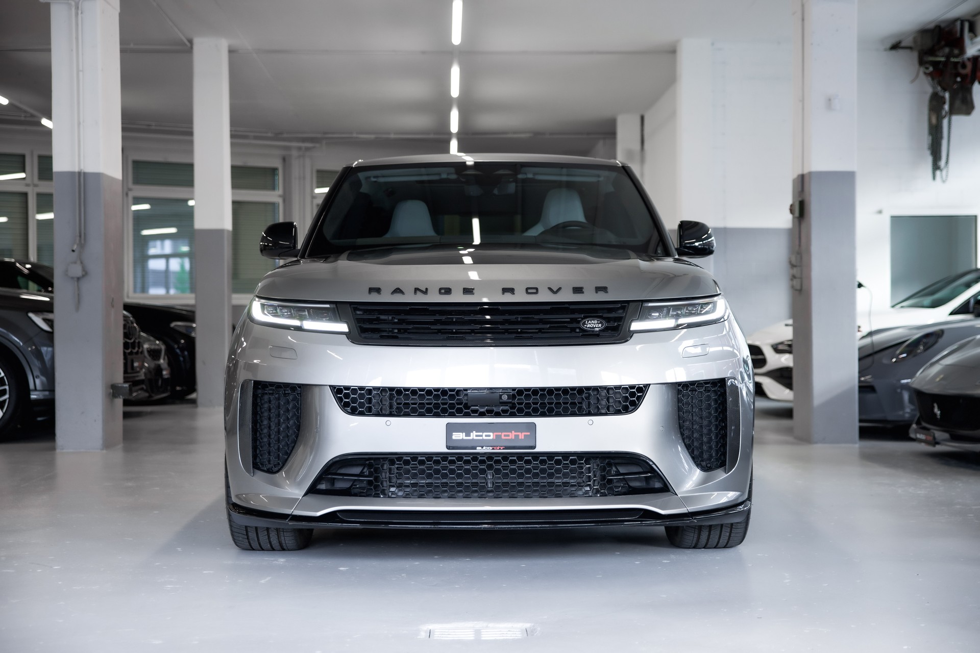 LAND ROVER Range Rover Sport P635 4.4 V8 SV Edition One Carbon *5 Jahre Werksgarantie*-showroom-element-1
