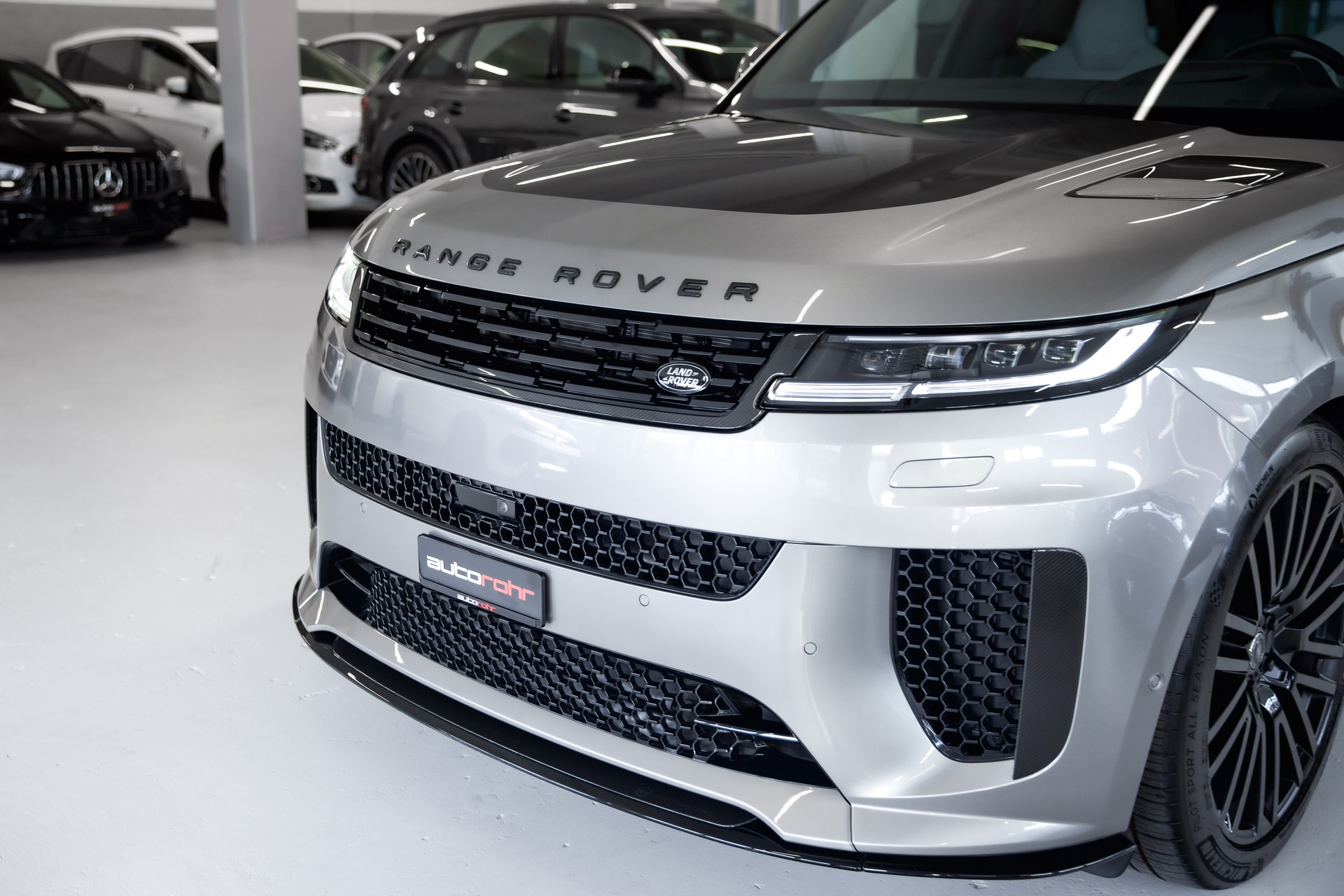 LAND ROVER Range Rover Sport P635 4.4 V8 SV Edition One Carbon *5 Jahre Werksgarantie*-image-9