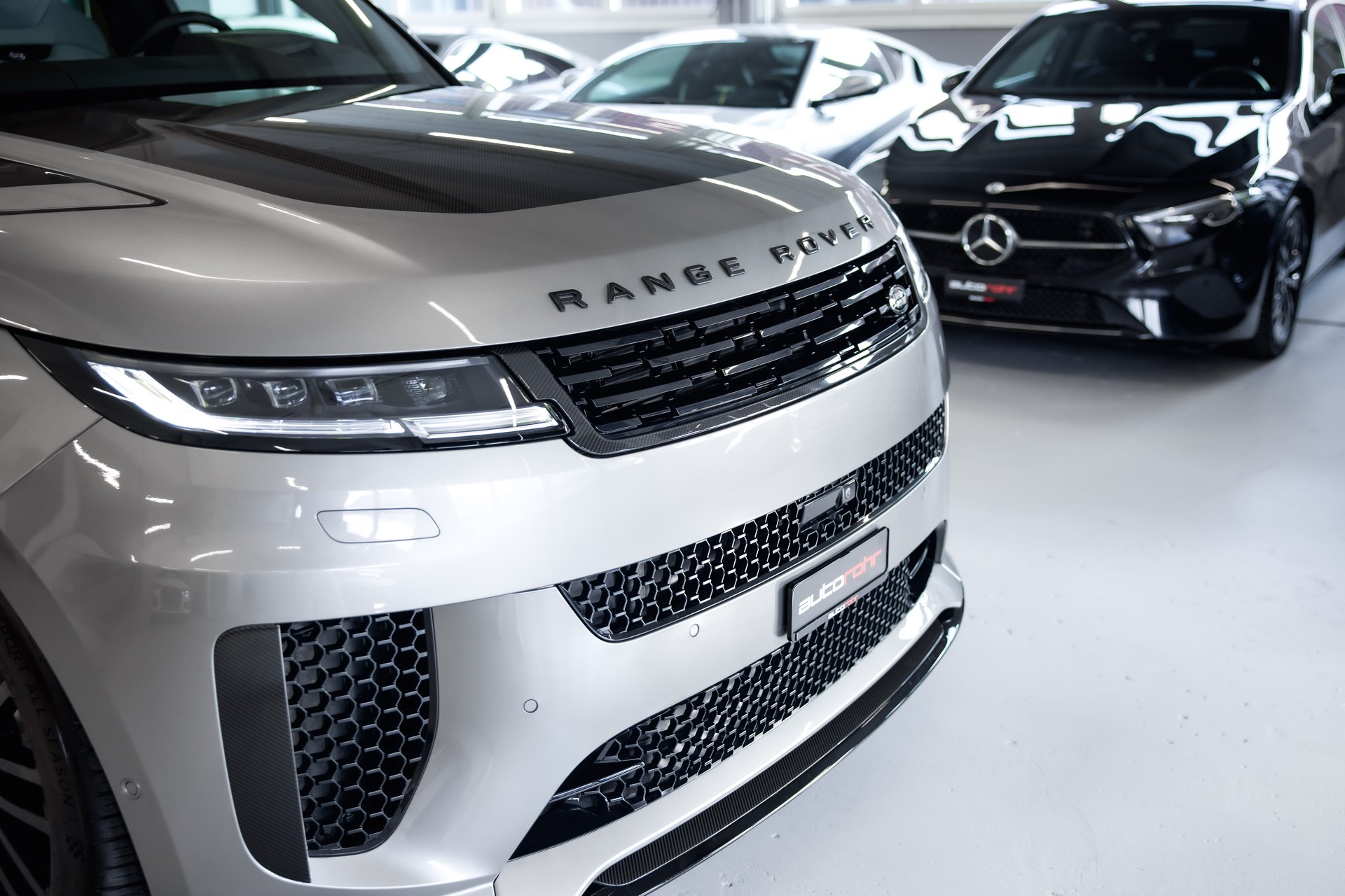 LAND ROVER Range Rover Sport P635 4.4 V8 SV Edition One Carbon *5 Jahre Werksgarantie*-image-8