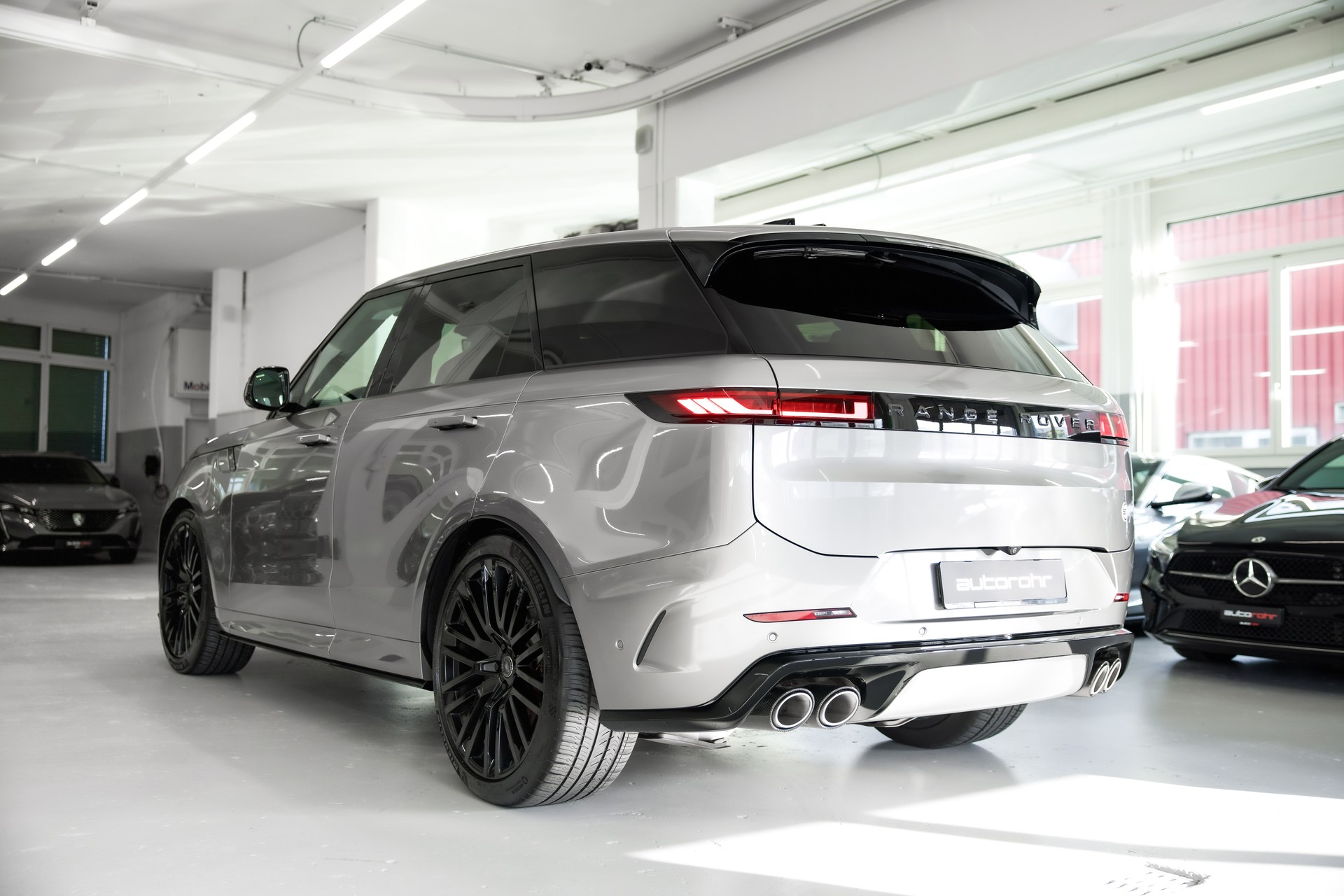 LAND ROVER Range Rover Sport P635 4.4 V8 SV Edition One Carbon *5 Jahre Werksgarantie*-image-6
