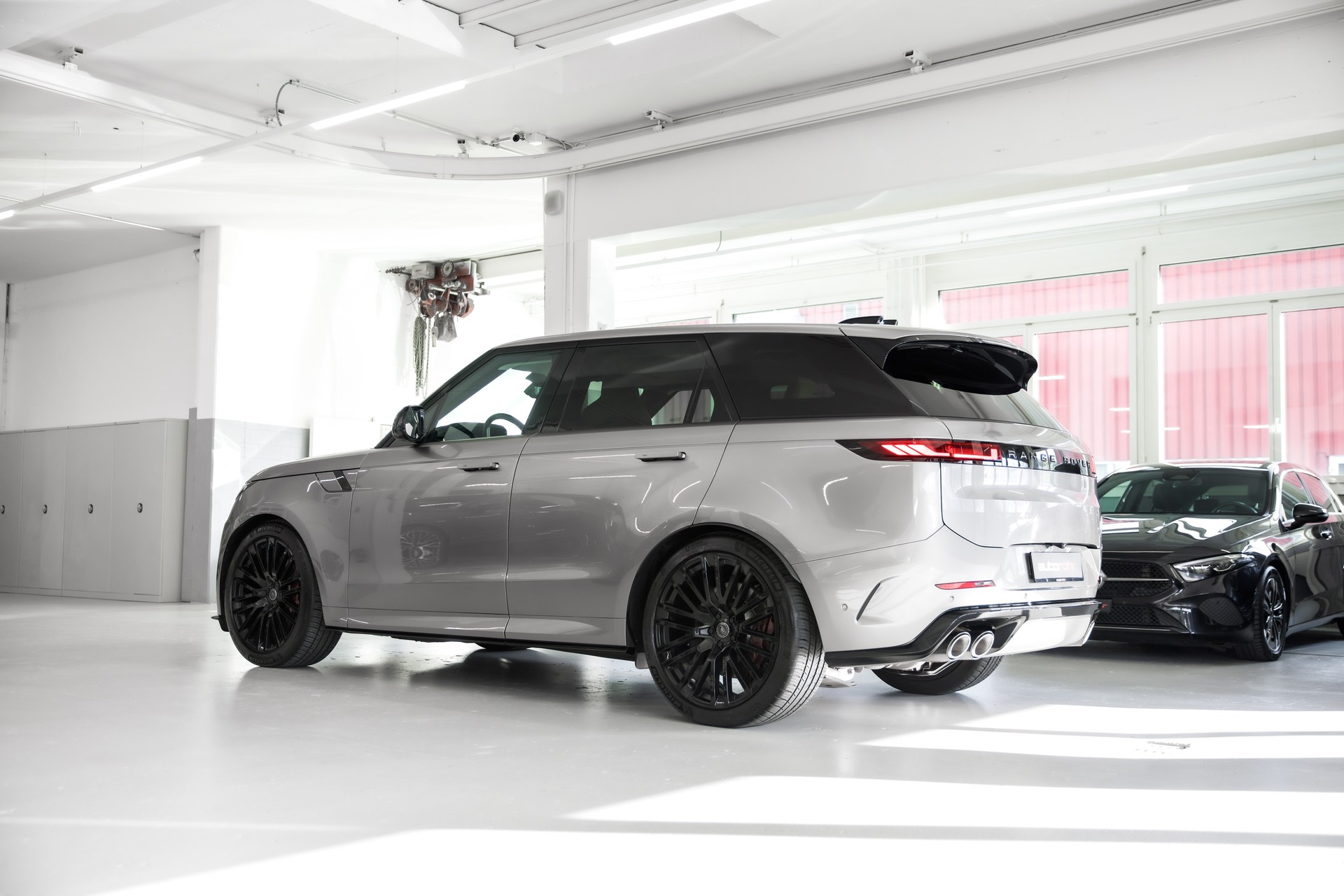 LAND ROVER Range Rover Sport P635 4.4 V8 SV Edition One Carbon *5 Jahre Werksgarantie*-image-7