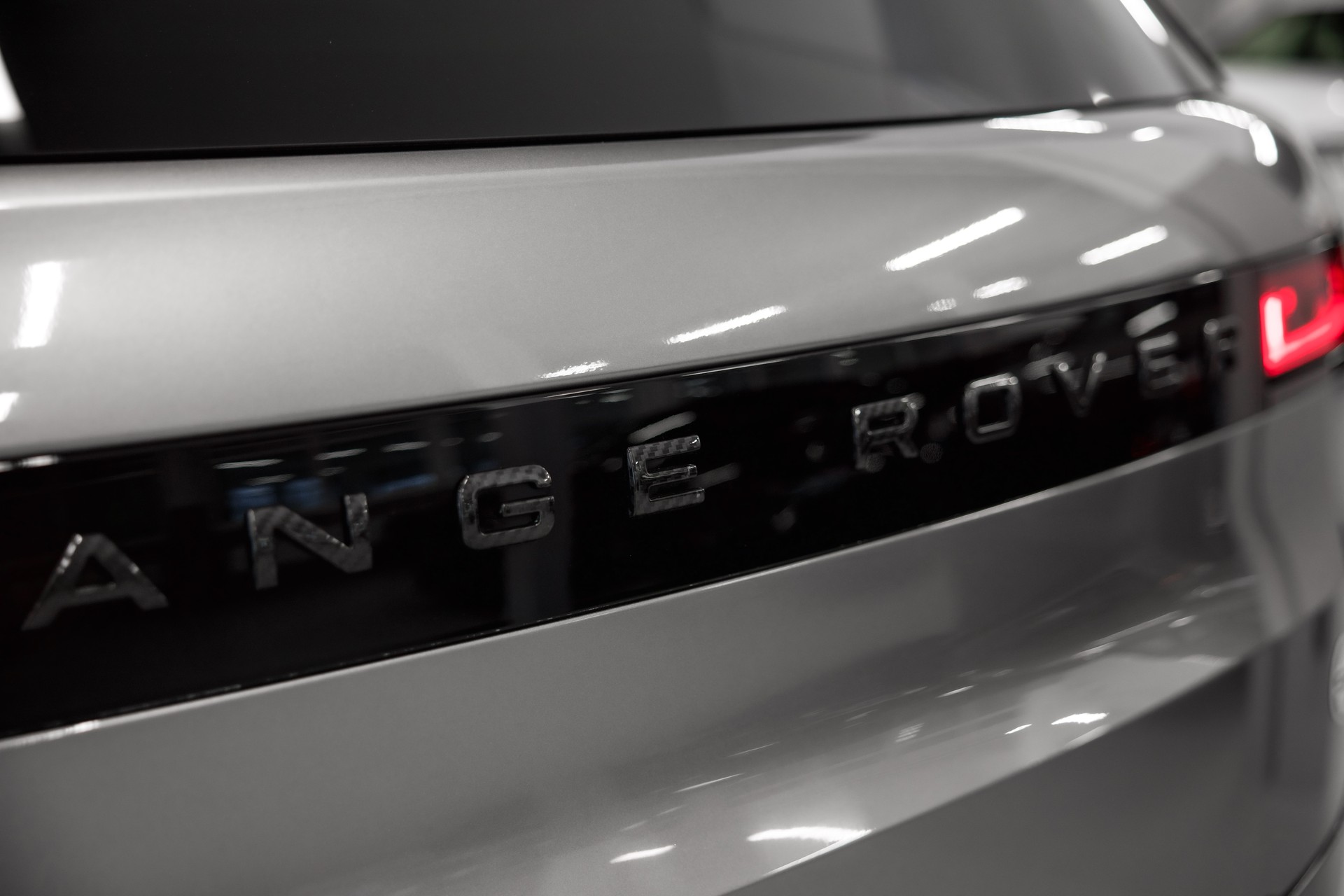 LAND ROVER Range Rover Sport P635 4.4 V8 SV Edition One Carbon *5 Jahre Werksgarantie*-image-17