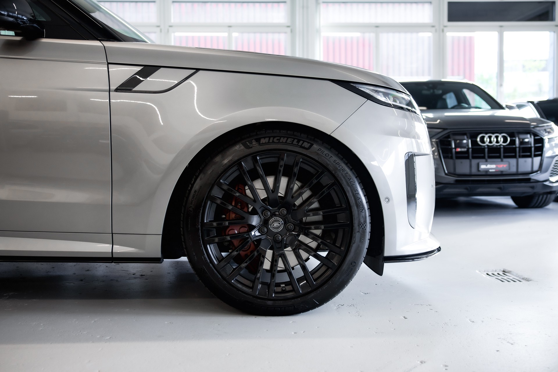 LAND ROVER Range Rover Sport P635 4.4 V8 SV Edition One Carbon *5 Jahre Werksgarantie*-image-12