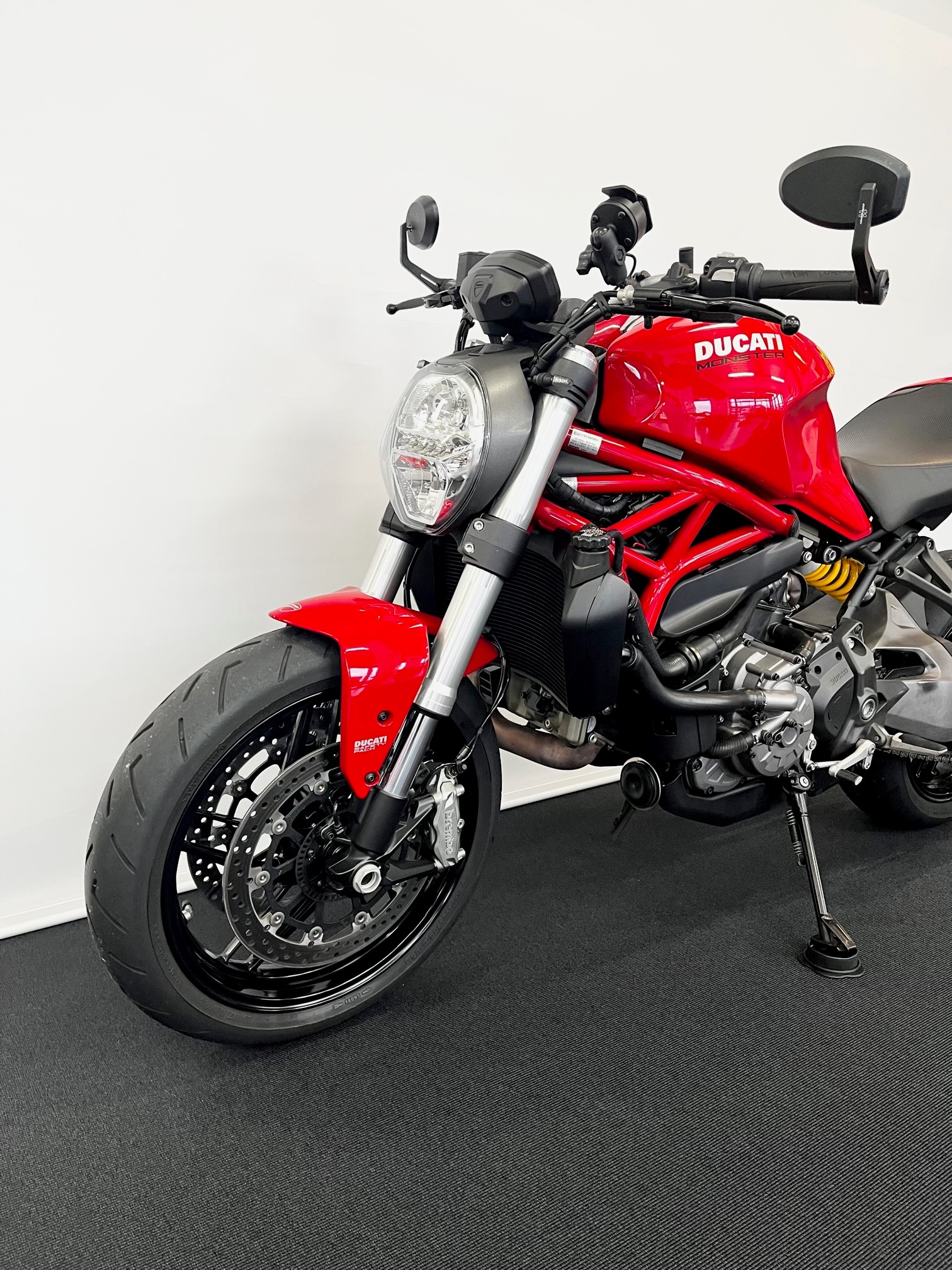 DUCATI Monster 821-image-2
