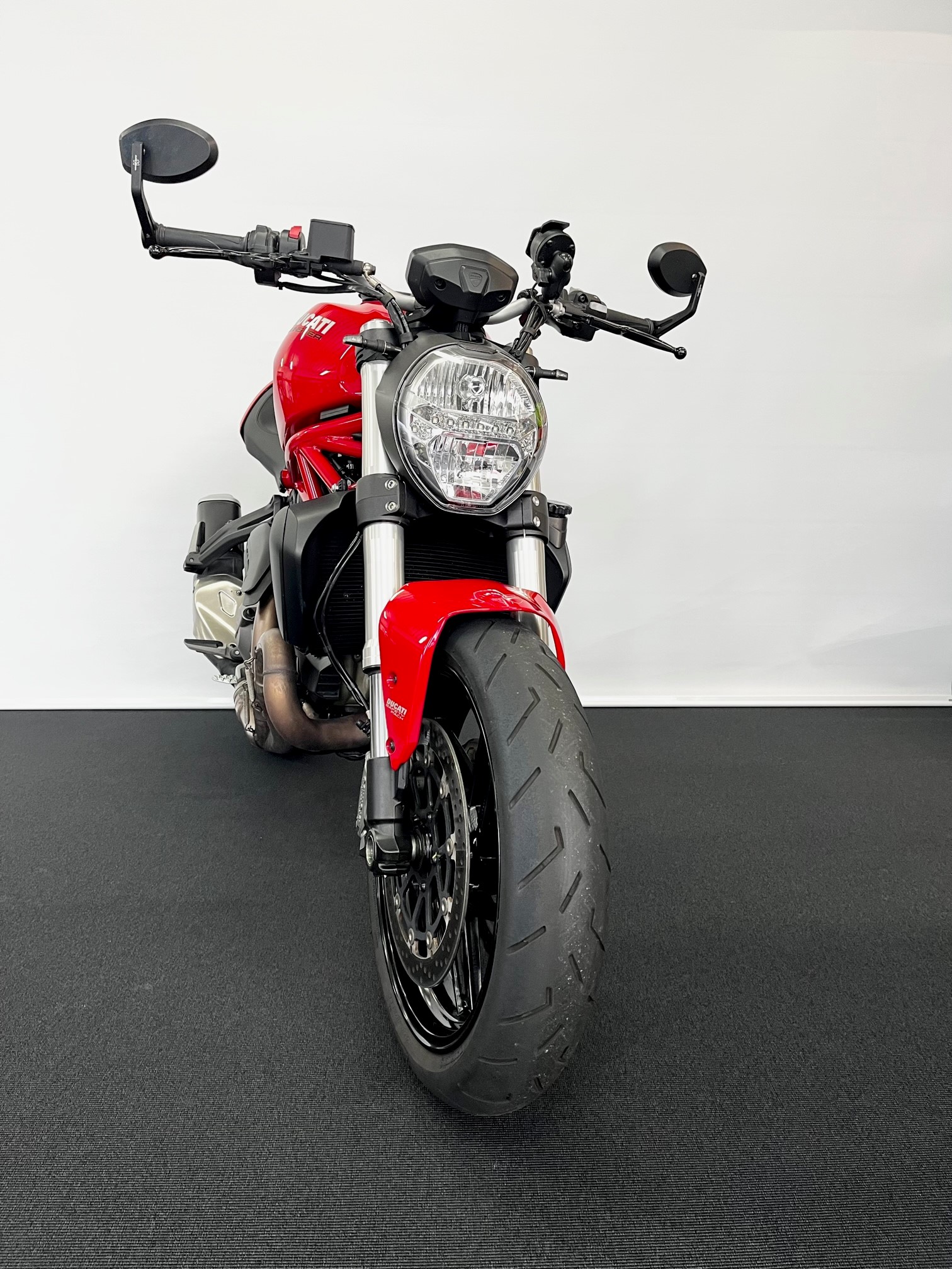DUCATI Monster 821-image-4