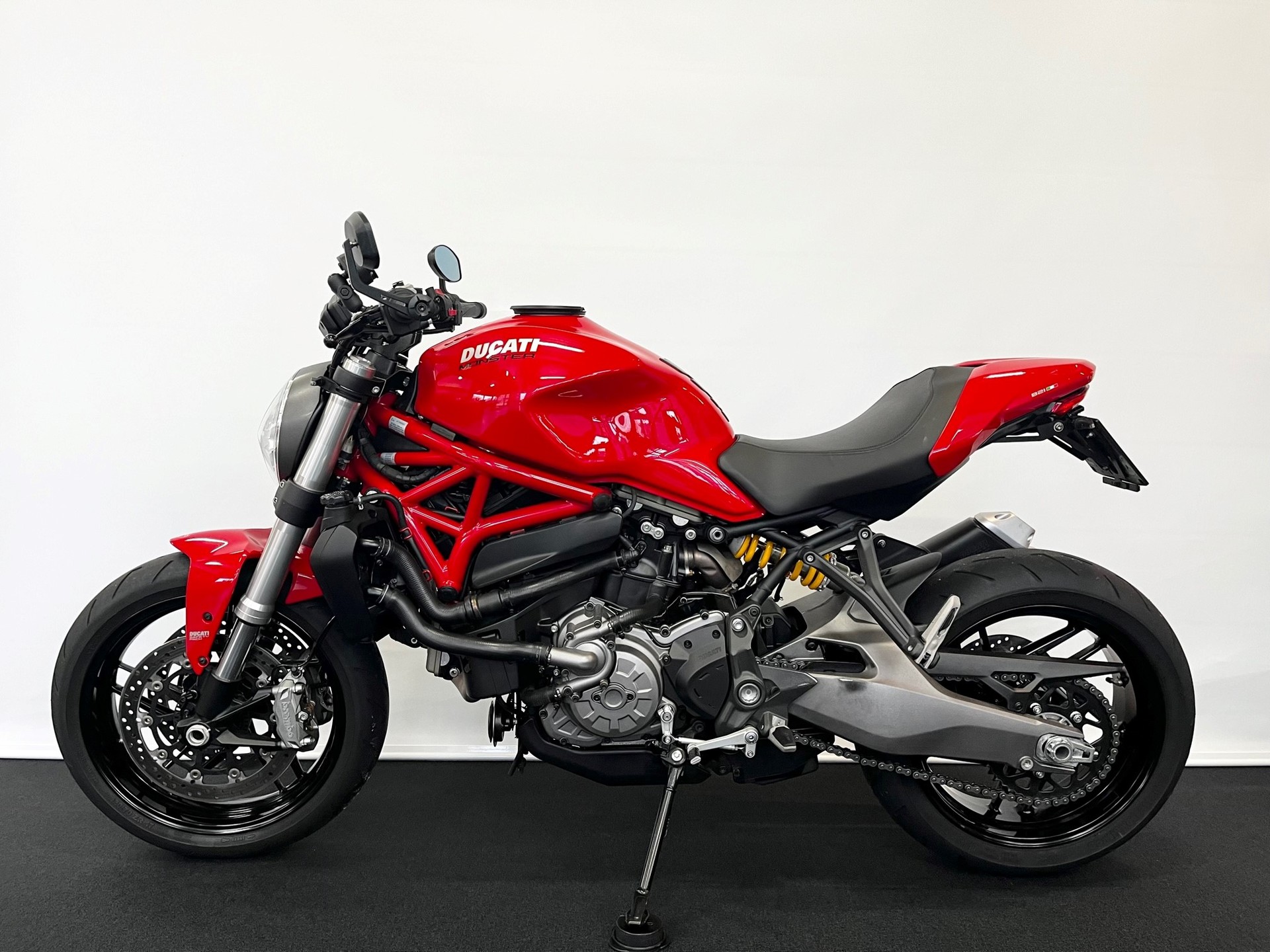 DUCATI Monster 821-image-1