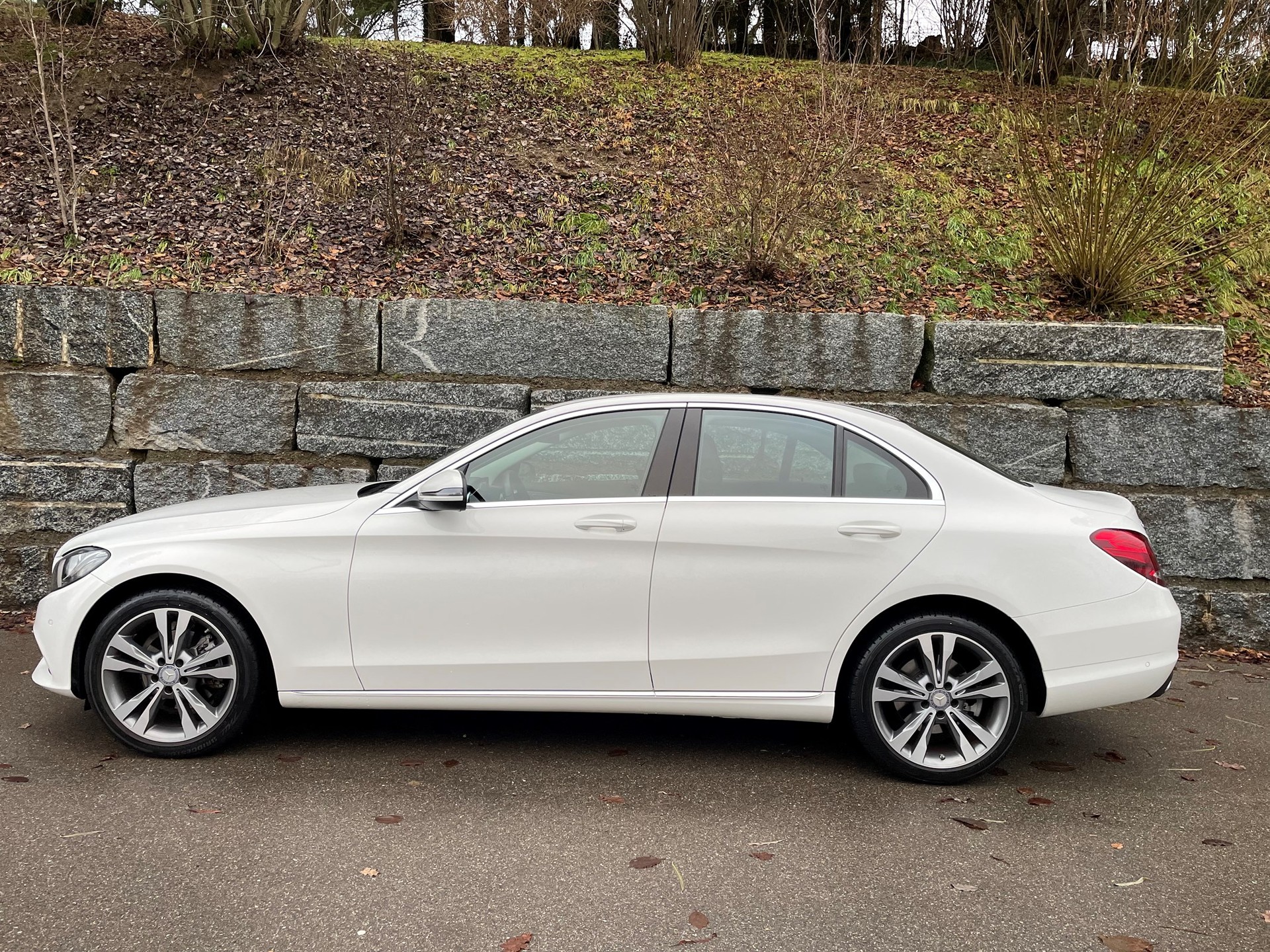 MERCEDES-BENZ C 200 Avantgarde-image-11