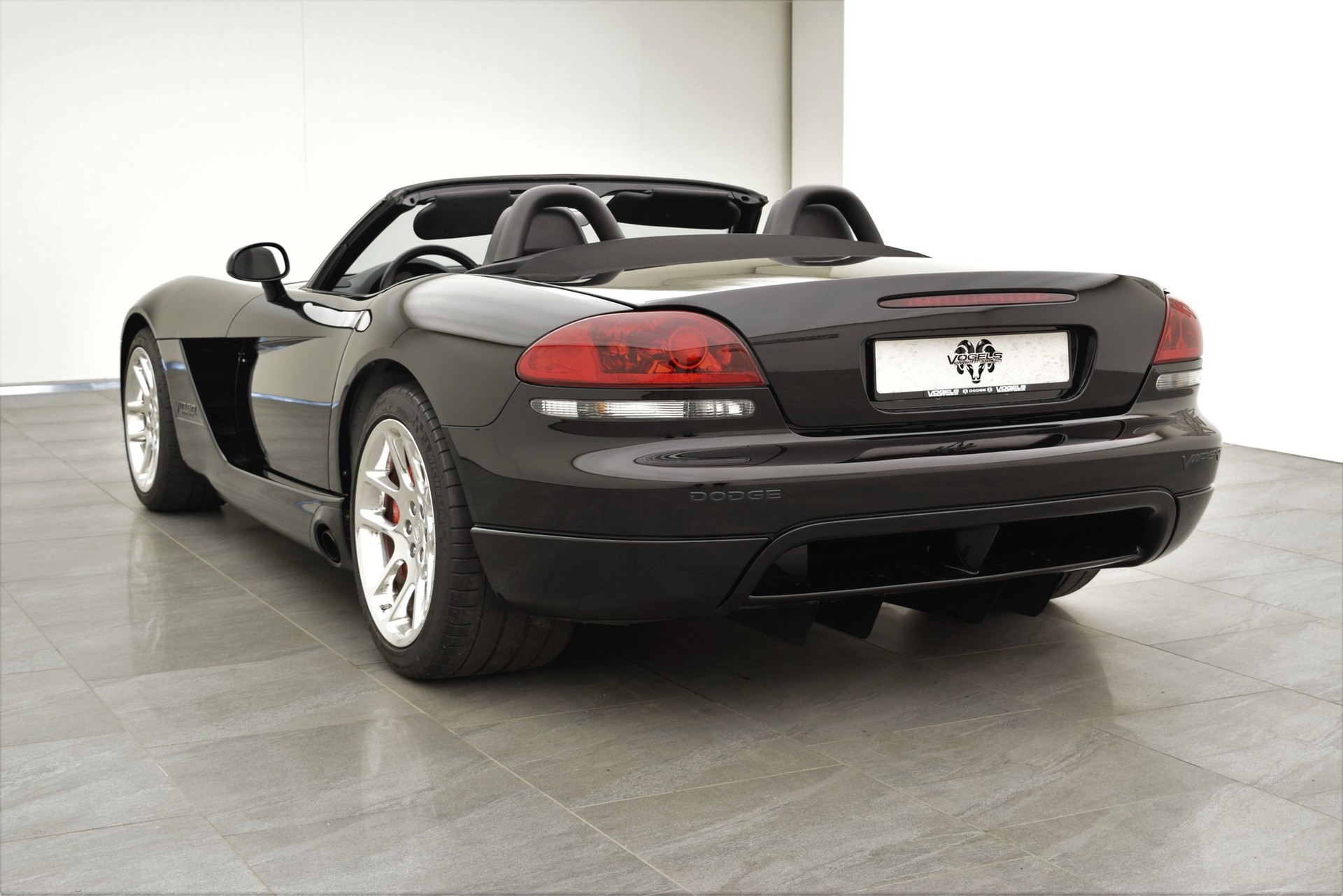 DODGE Viper 8.3 SRT-10 Convertible-image-5