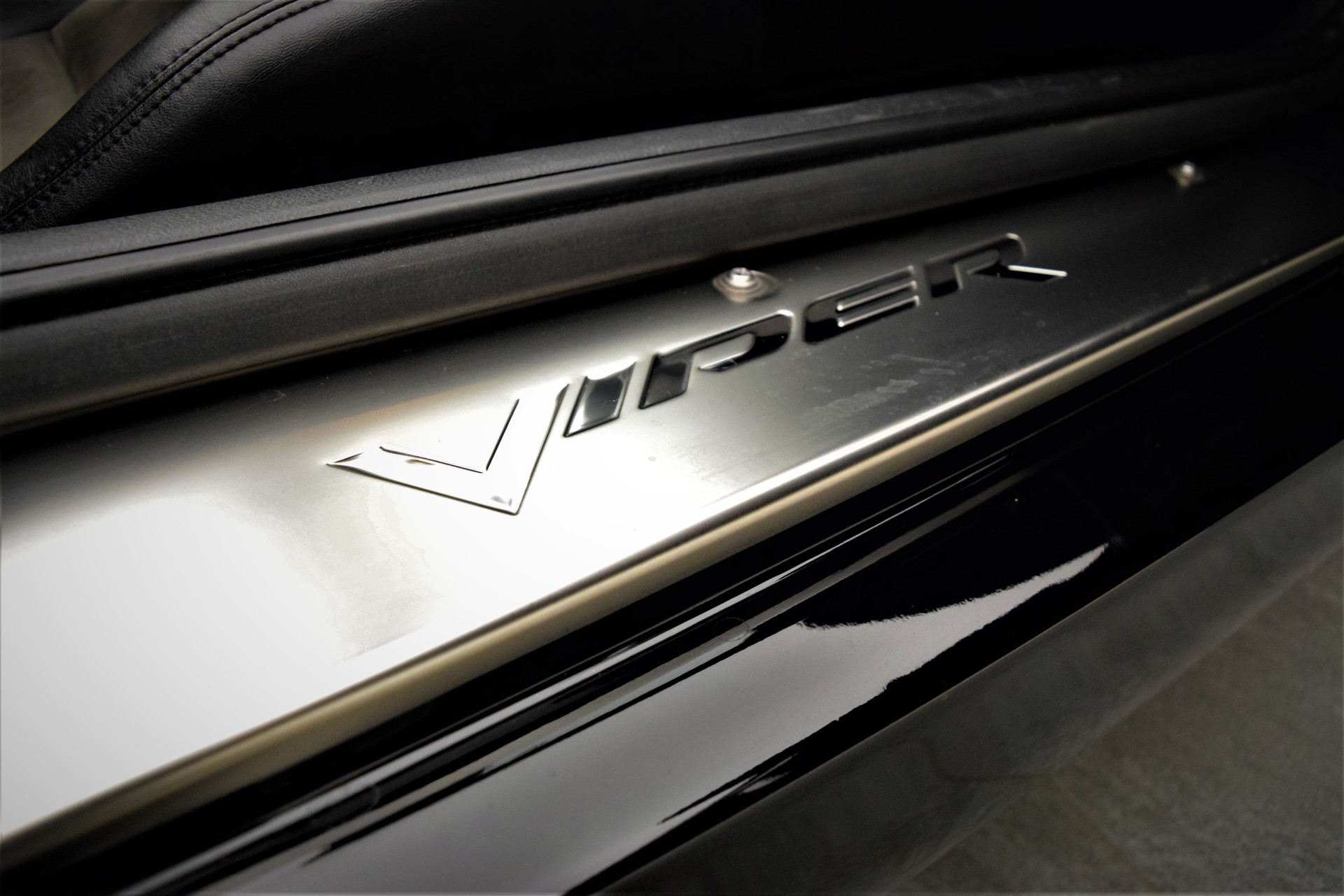 DODGE Viper 8.3 SRT-10 Convertible-image-14