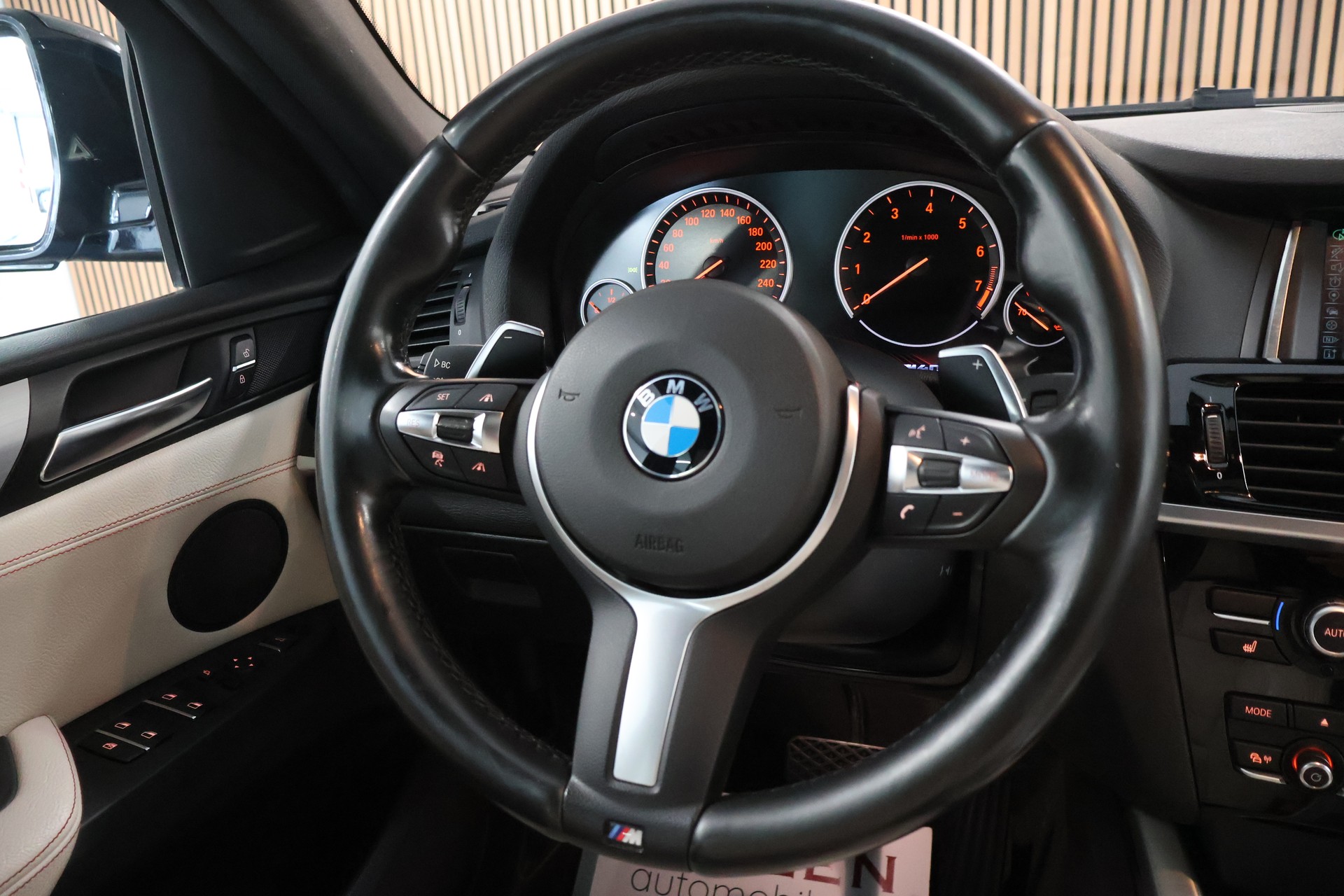 BMW X4 M 40i Steptronic-image-17