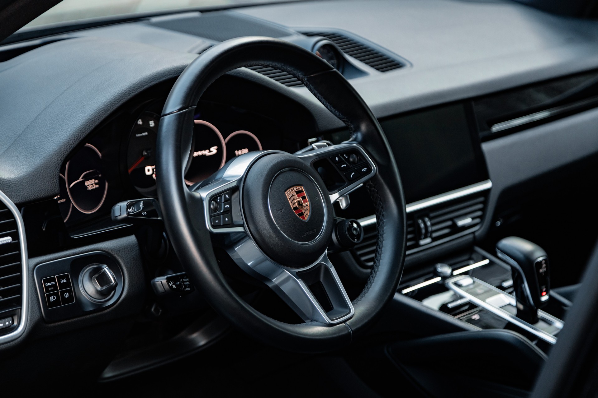 PORSCHE Cayenne S-image-16