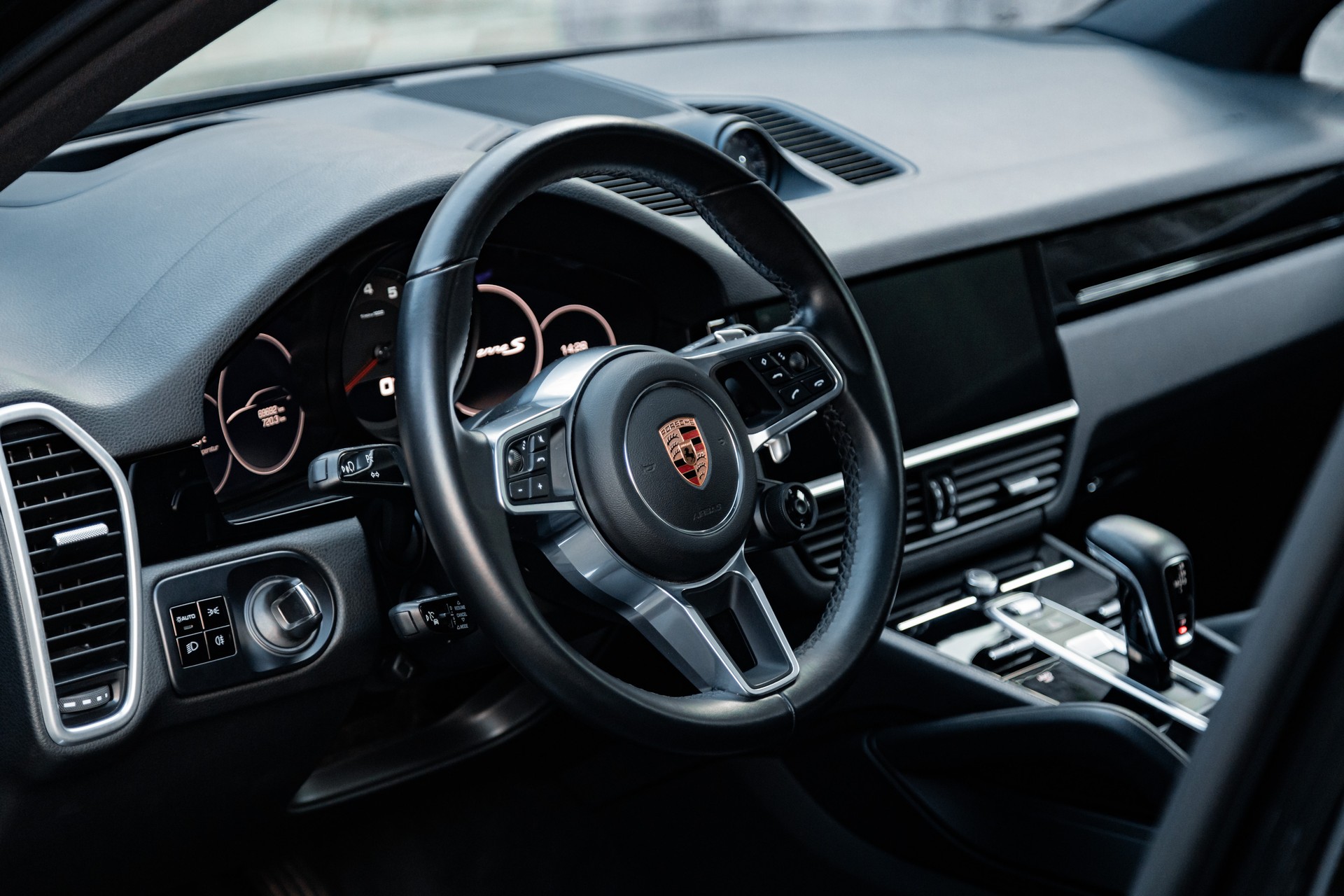PORSCHE Cayenne S-image-15