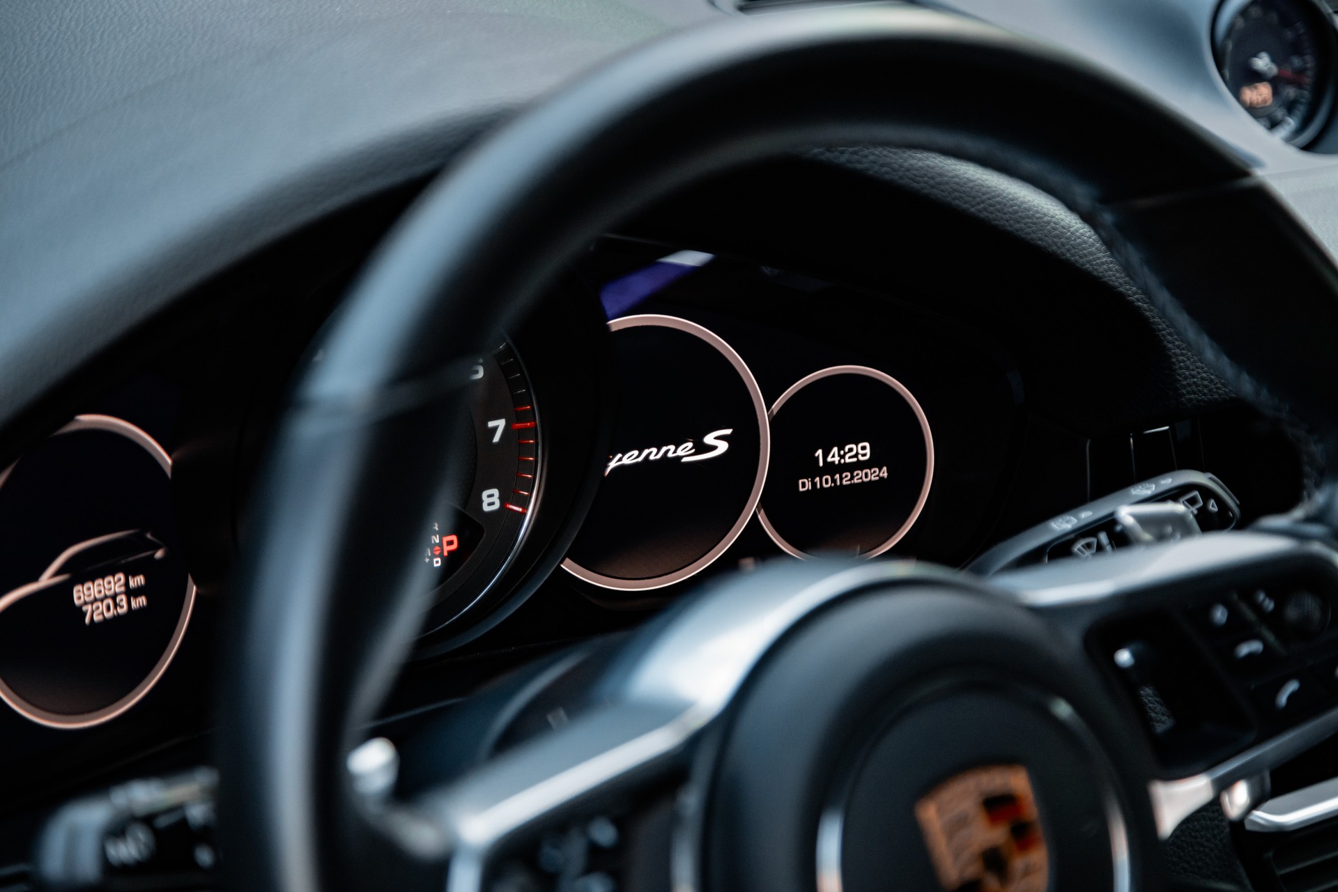 PORSCHE Cayenne S-image-17