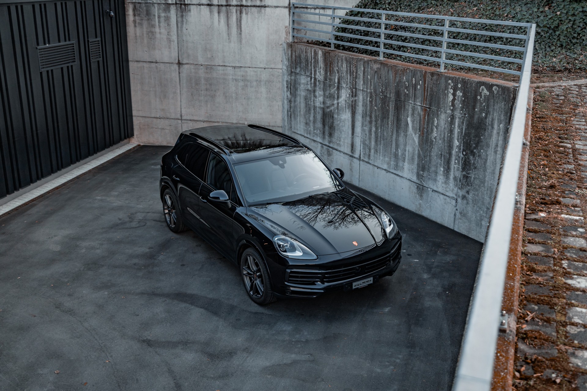 PORSCHE Cayenne S-showroom-element-3