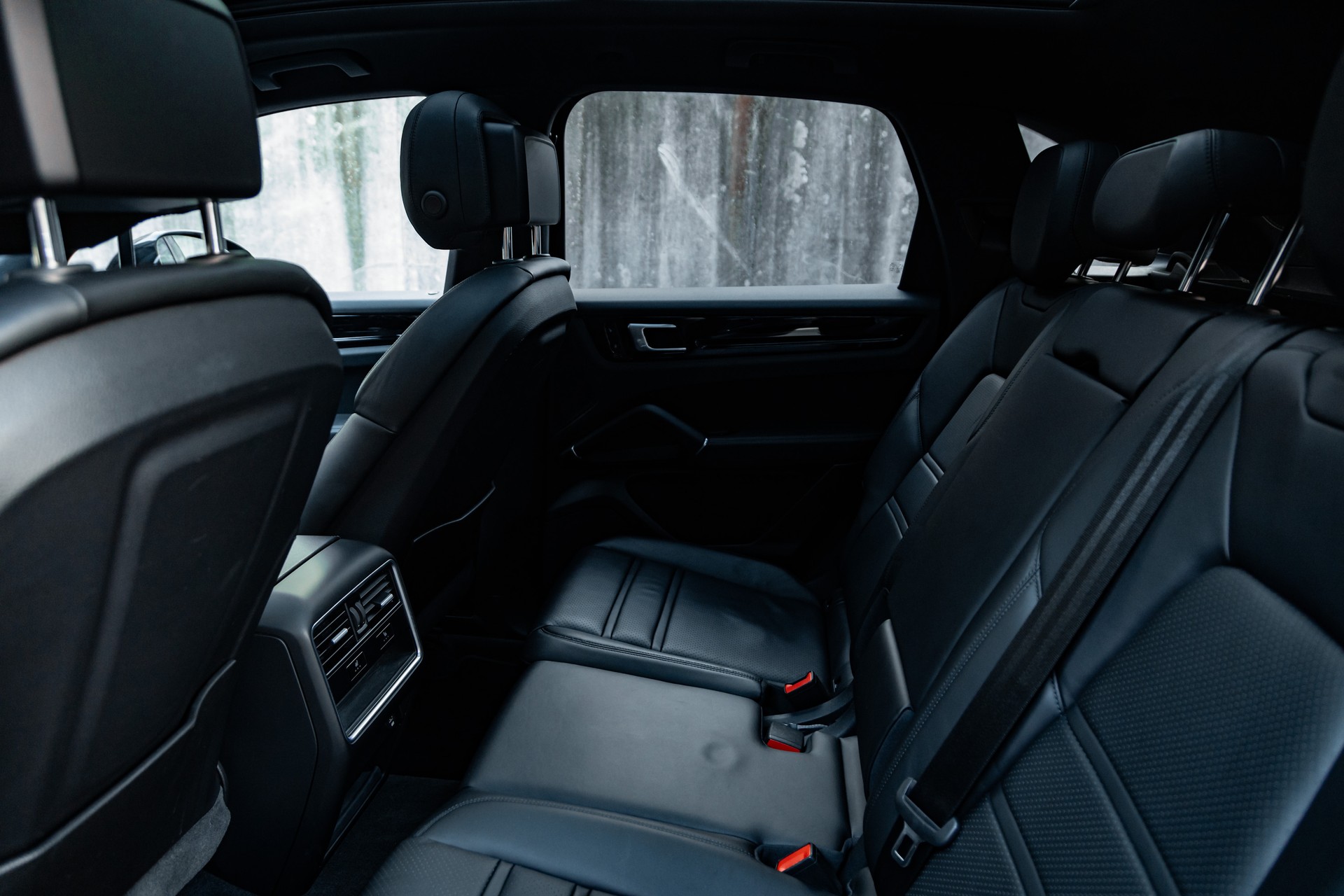 PORSCHE Cayenne S-image-22