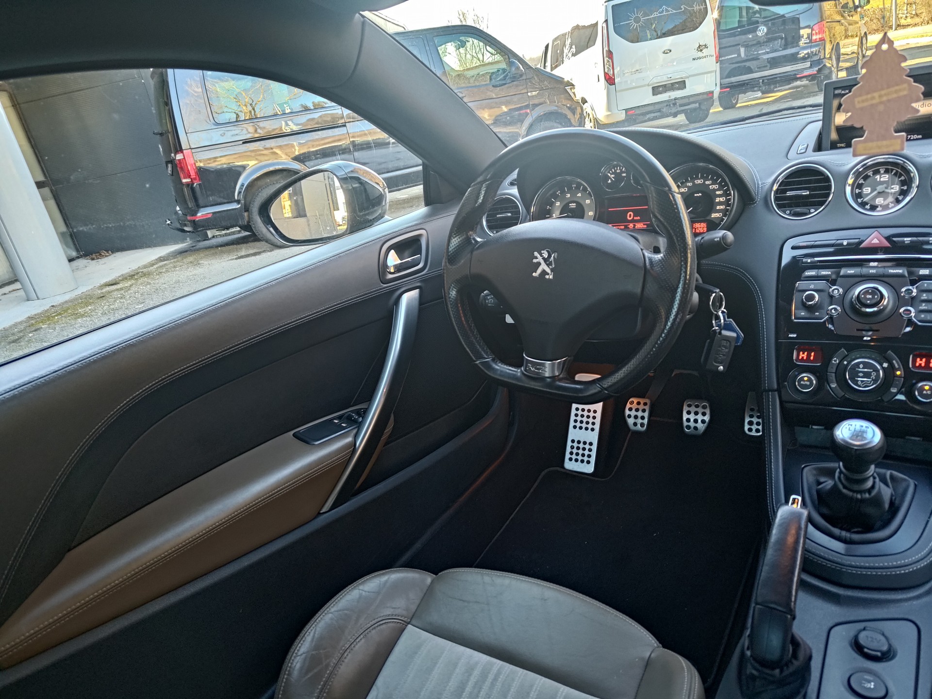 PEUGEOT RCZ 1.6 Turbo Brownstone-image-6